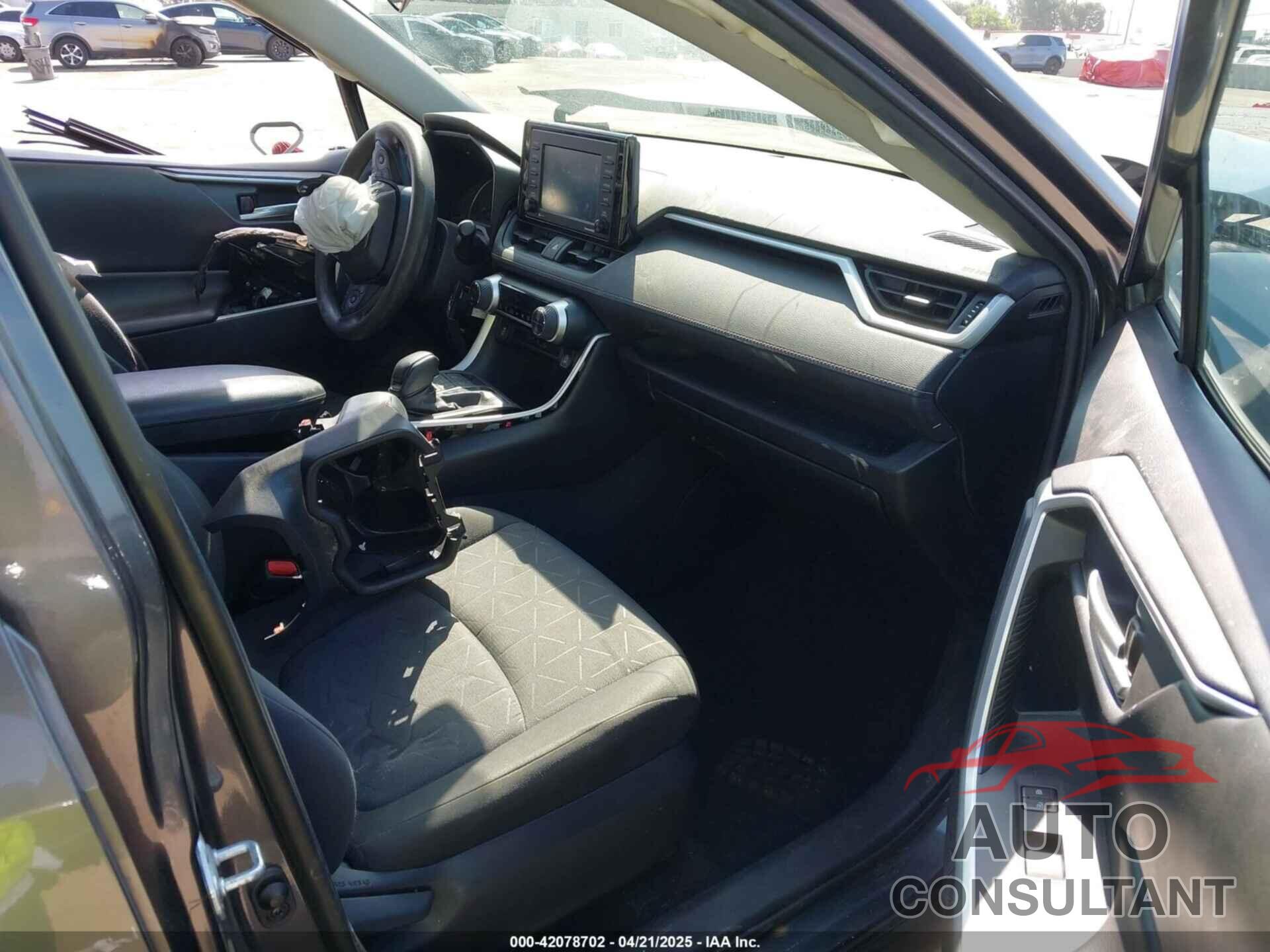 TOYOTA RAV4 2021 - 2T3W1RFV4MC126881