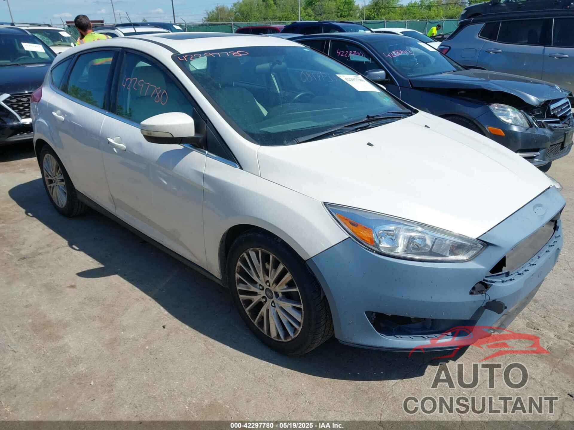 FORD FOCUS 2018 - 1FADP3N24JL279449