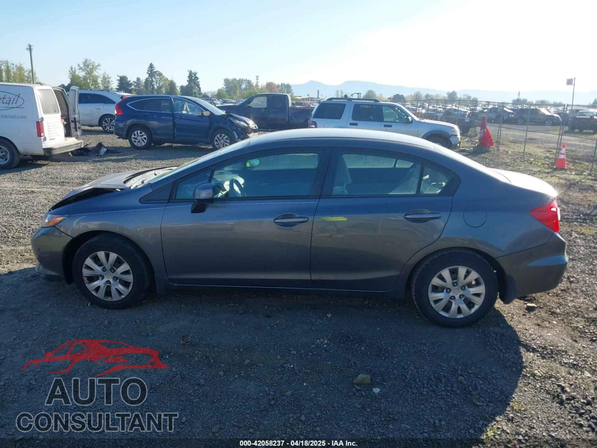HONDA CIVIC 2012 - 2HGFB2F55CH522059