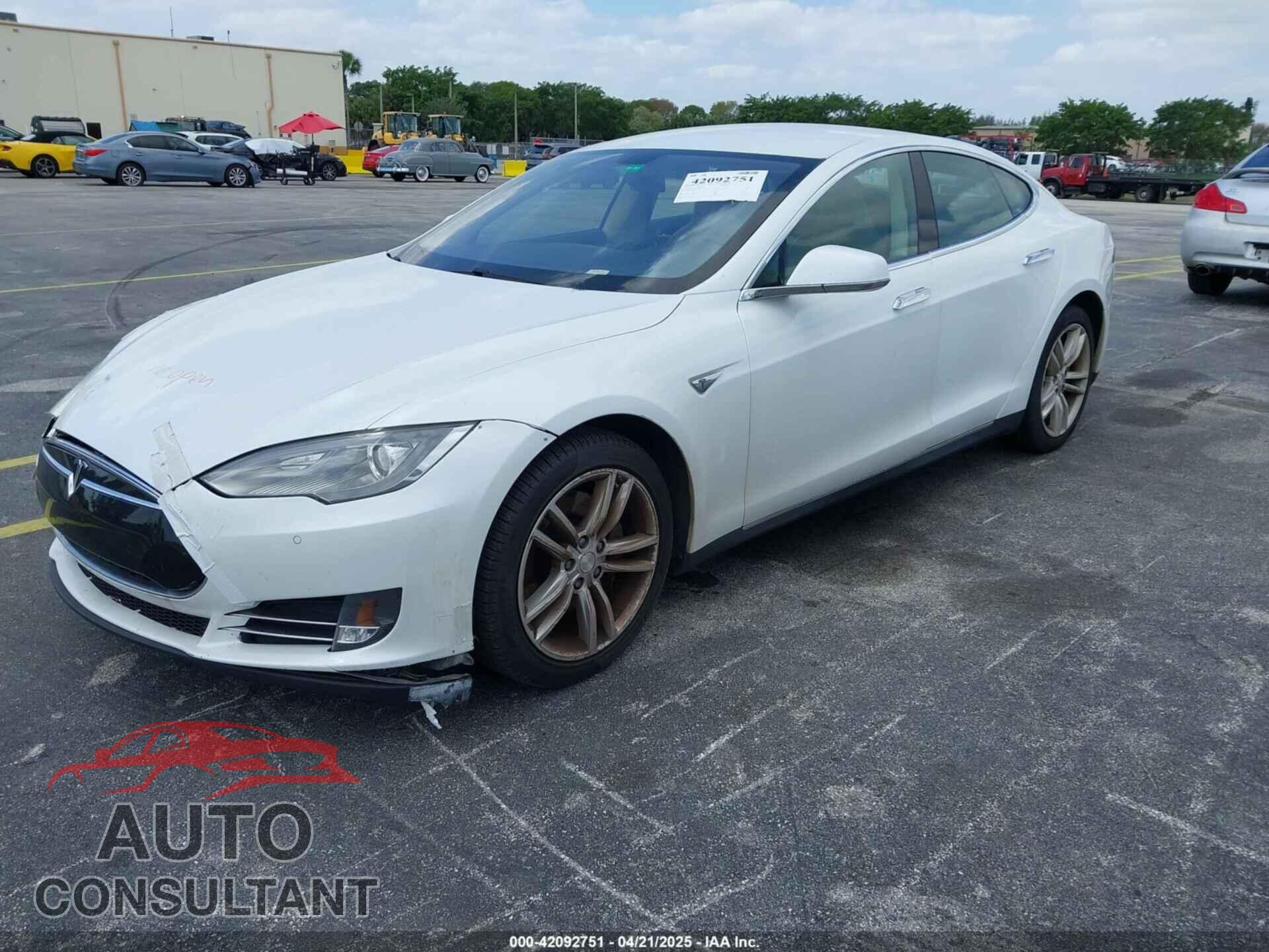 TESLA MODEL S 2013 - 5YJSA1CN2DFP17316