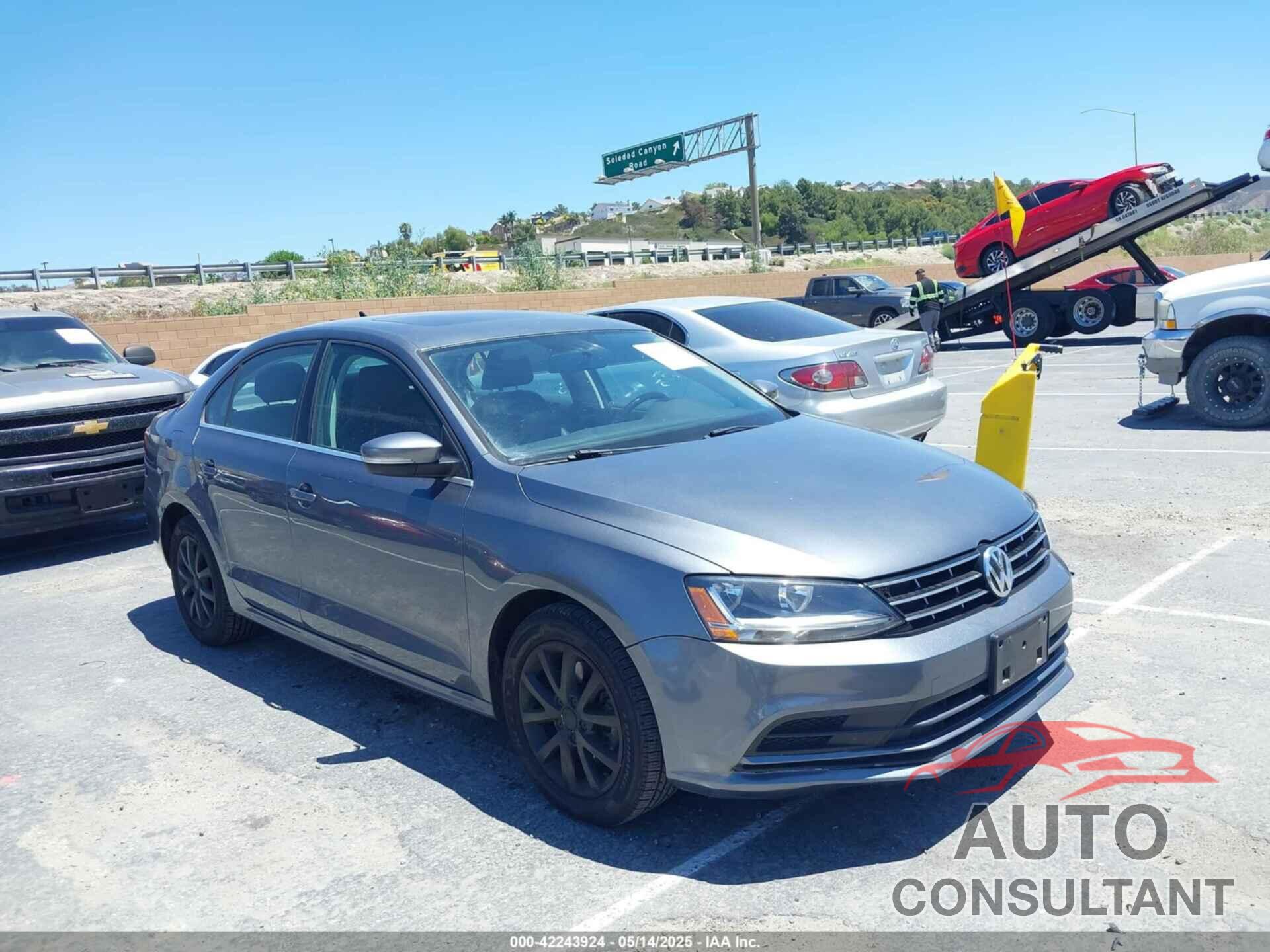 VOLKSWAGEN JETTA 2018 - 3VWDB7AJ6JM233095