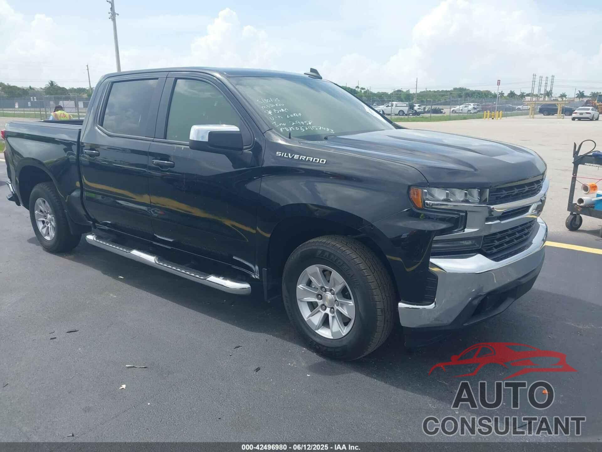 CHEVROLET SILVERADO 1500 2019 - 1GCPWCED8KZ104244