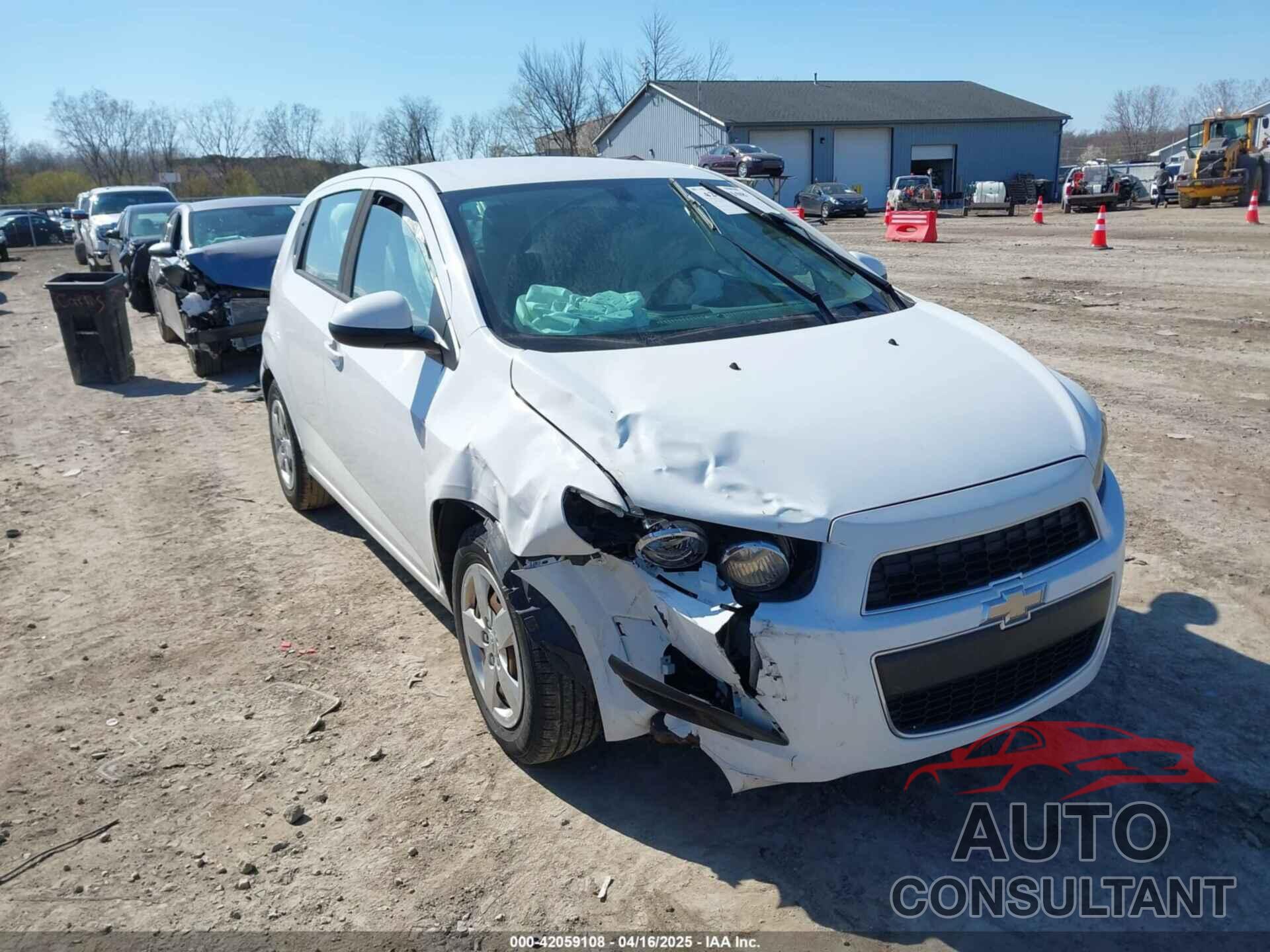 CHEVROLET SONIC 2015 - 1G1JA6SH7F4189585