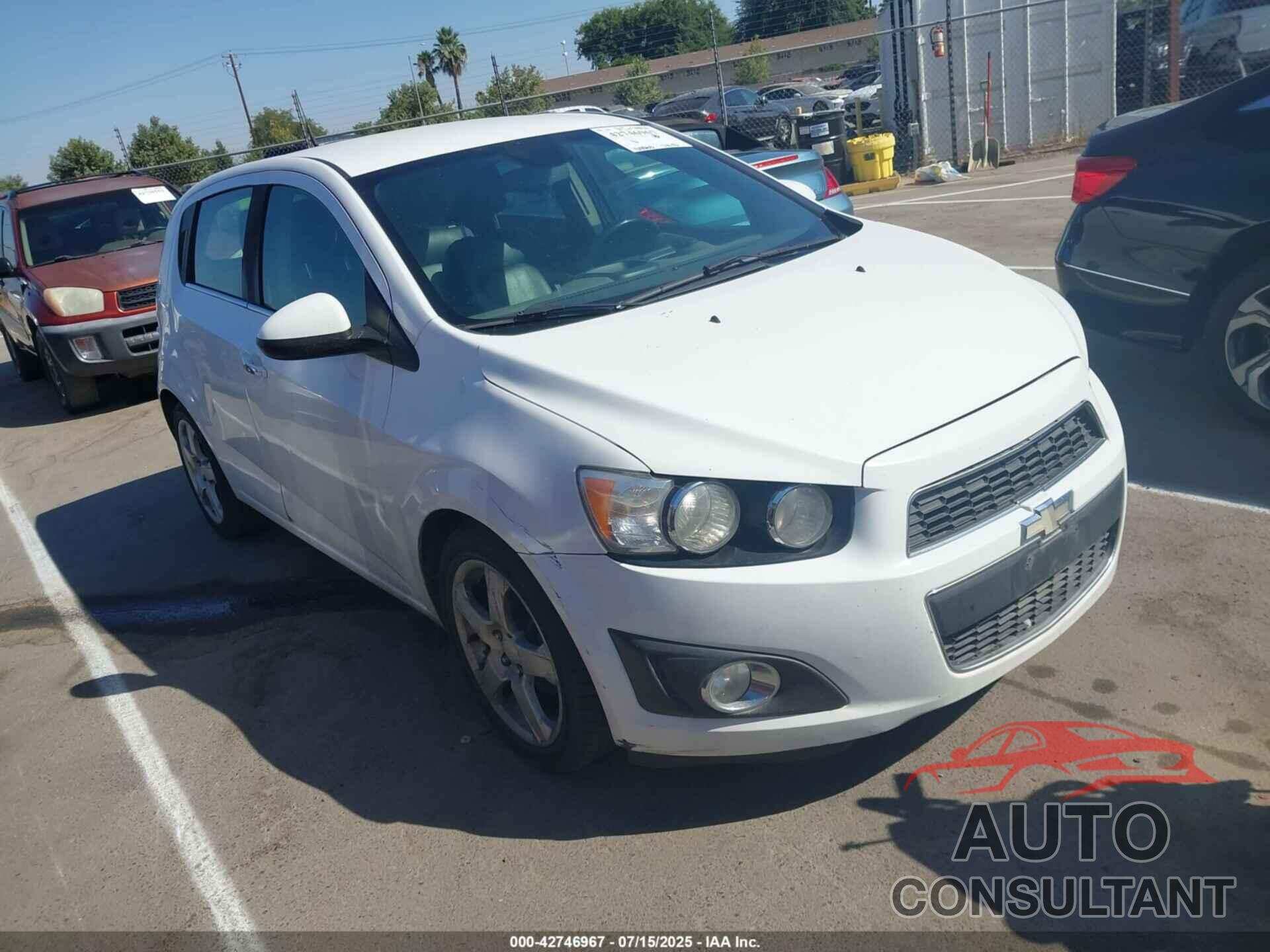 CHEVROLET SONIC 2013 - 1G1JE6SH1D4196761