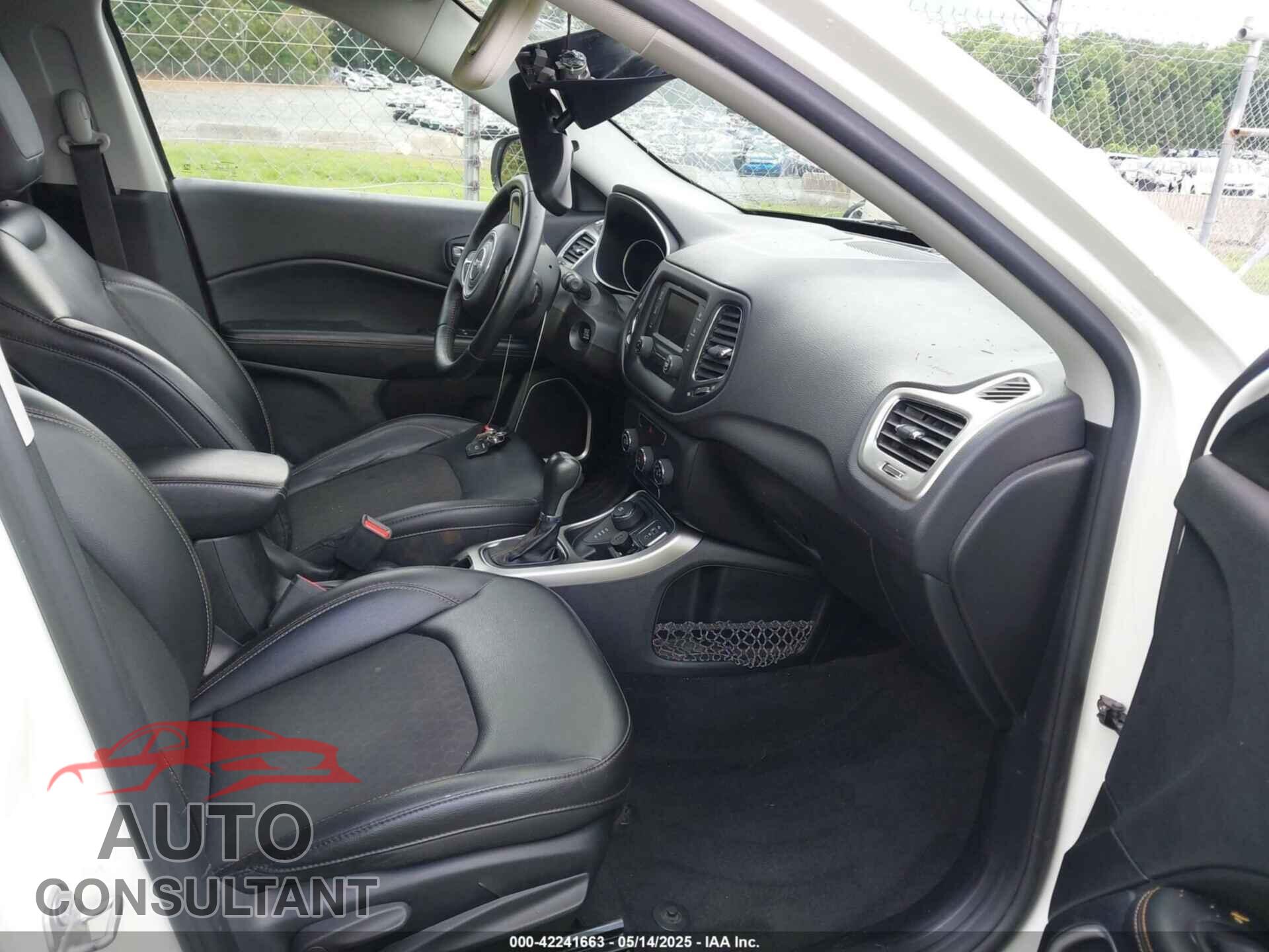 JEEP COMPASS 2018 - 3C4NJDBBXJT320472