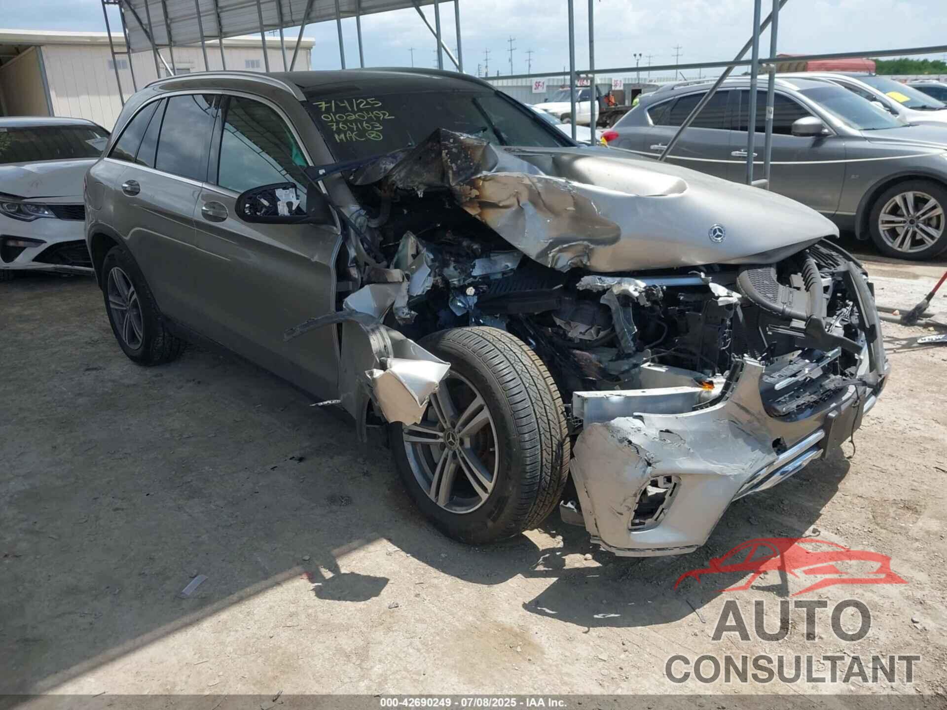 MERCEDES-BENZ GLC 300 2020 - W1N0G8DBXLF764163