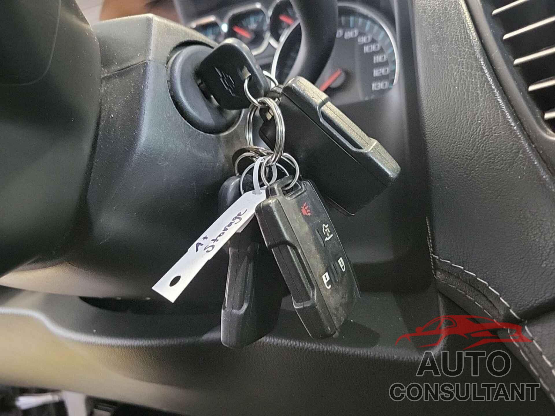 CHEVROLET SUBURBAN 2018 - 1GNSKKEC2JR217684