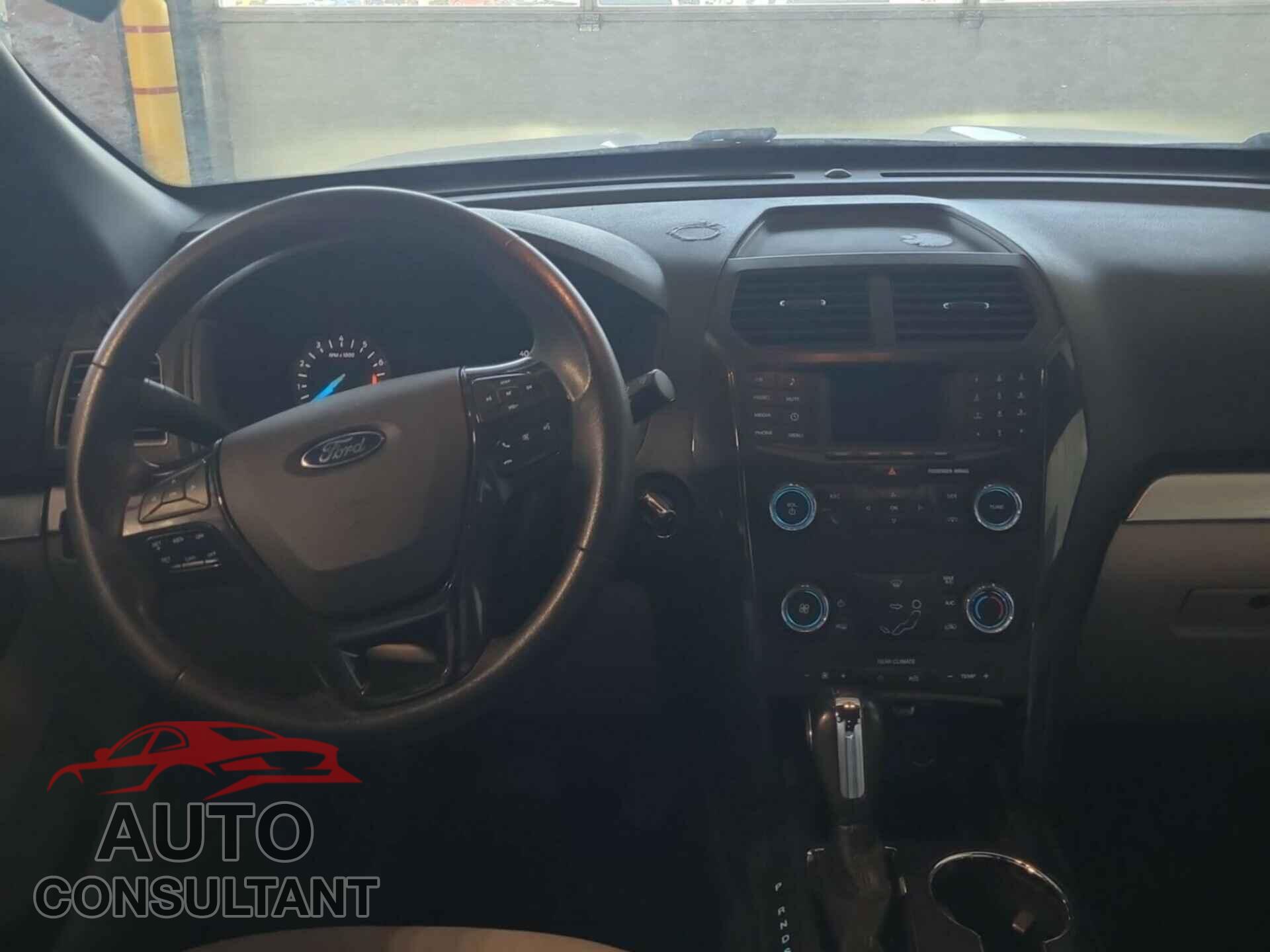 FORD EXPLORER 2018 - 1FM5K8B82JGB35163