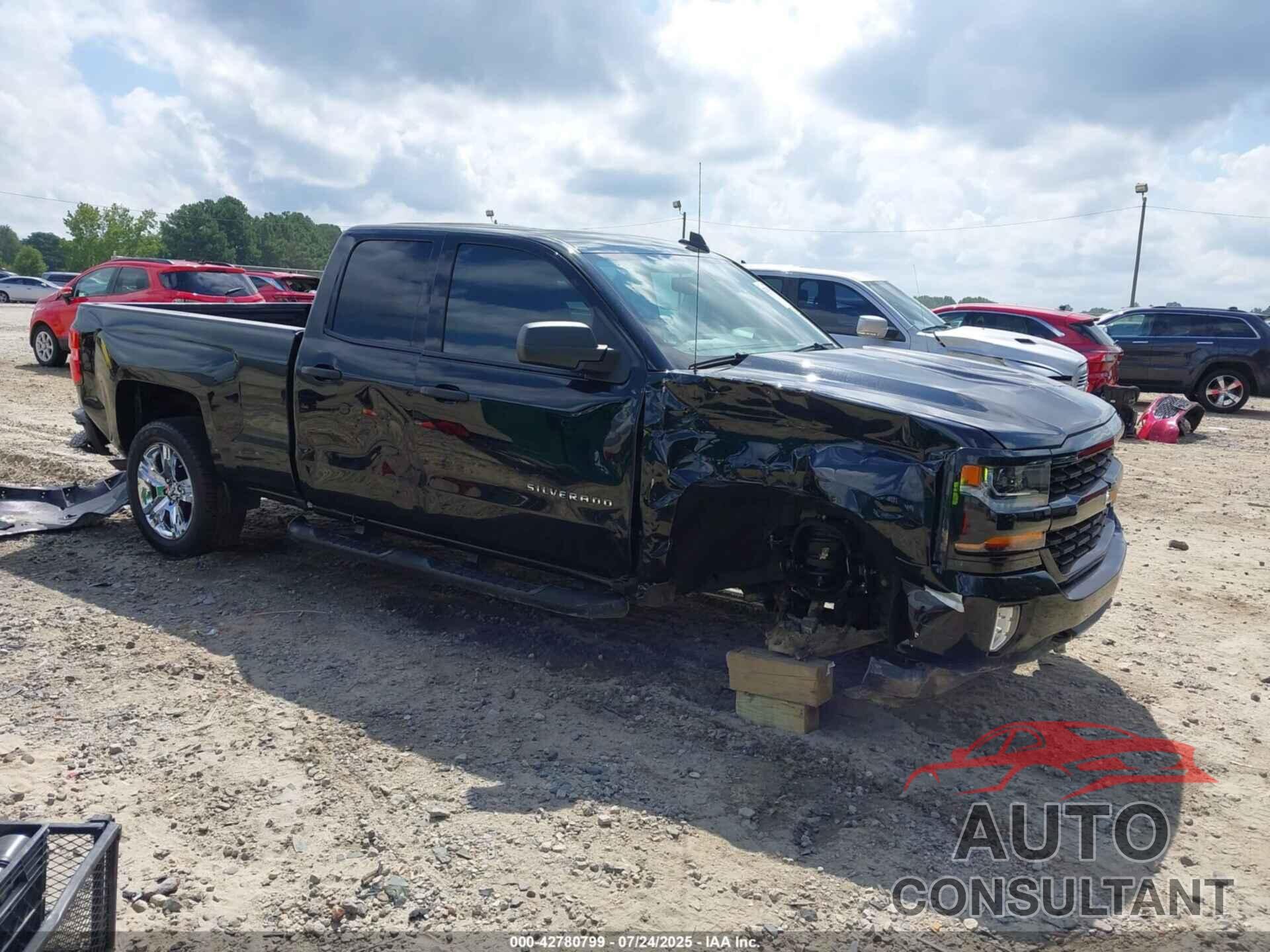 CHEVROLET SILVERADO 1500 2018 - 1GCRCPEC0JZ271700