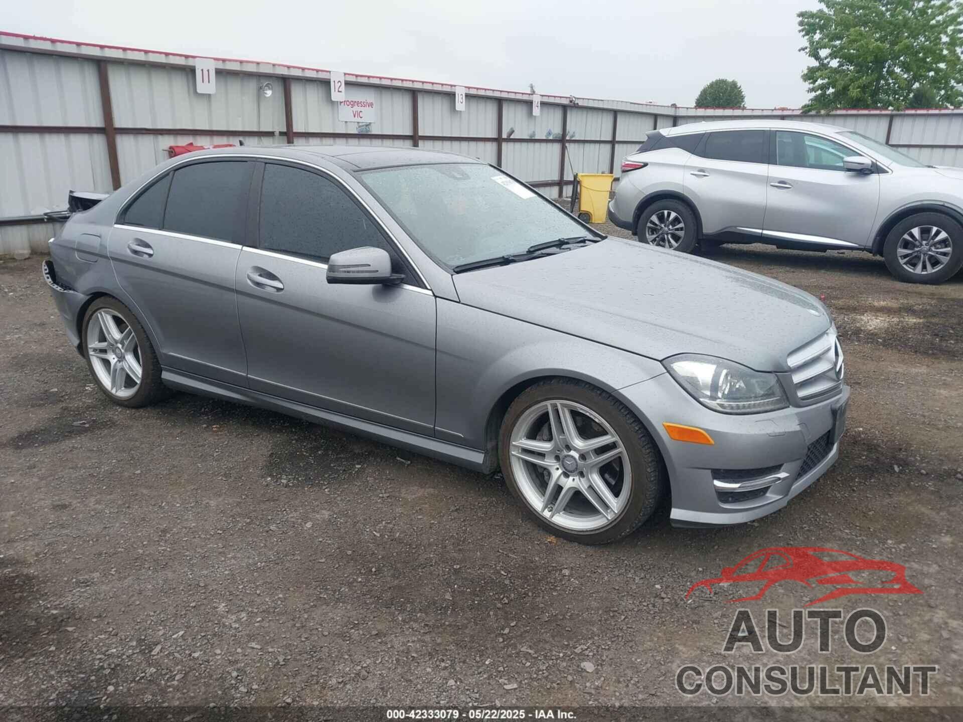 MERCEDES-BENZ C 300 2013 - WDDGF8AB8DG083241