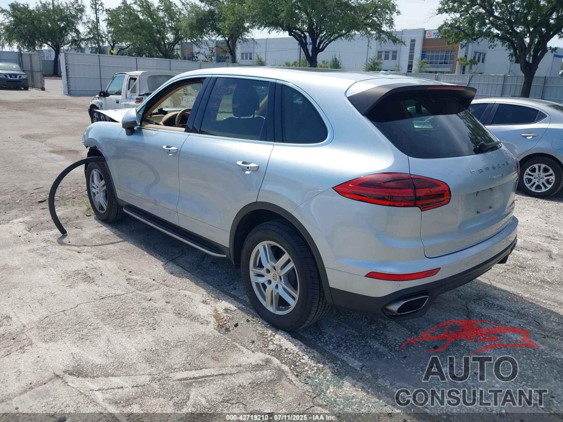 PORSCHE CAYENNE 2016 - WP1AA2A2XGLA11351