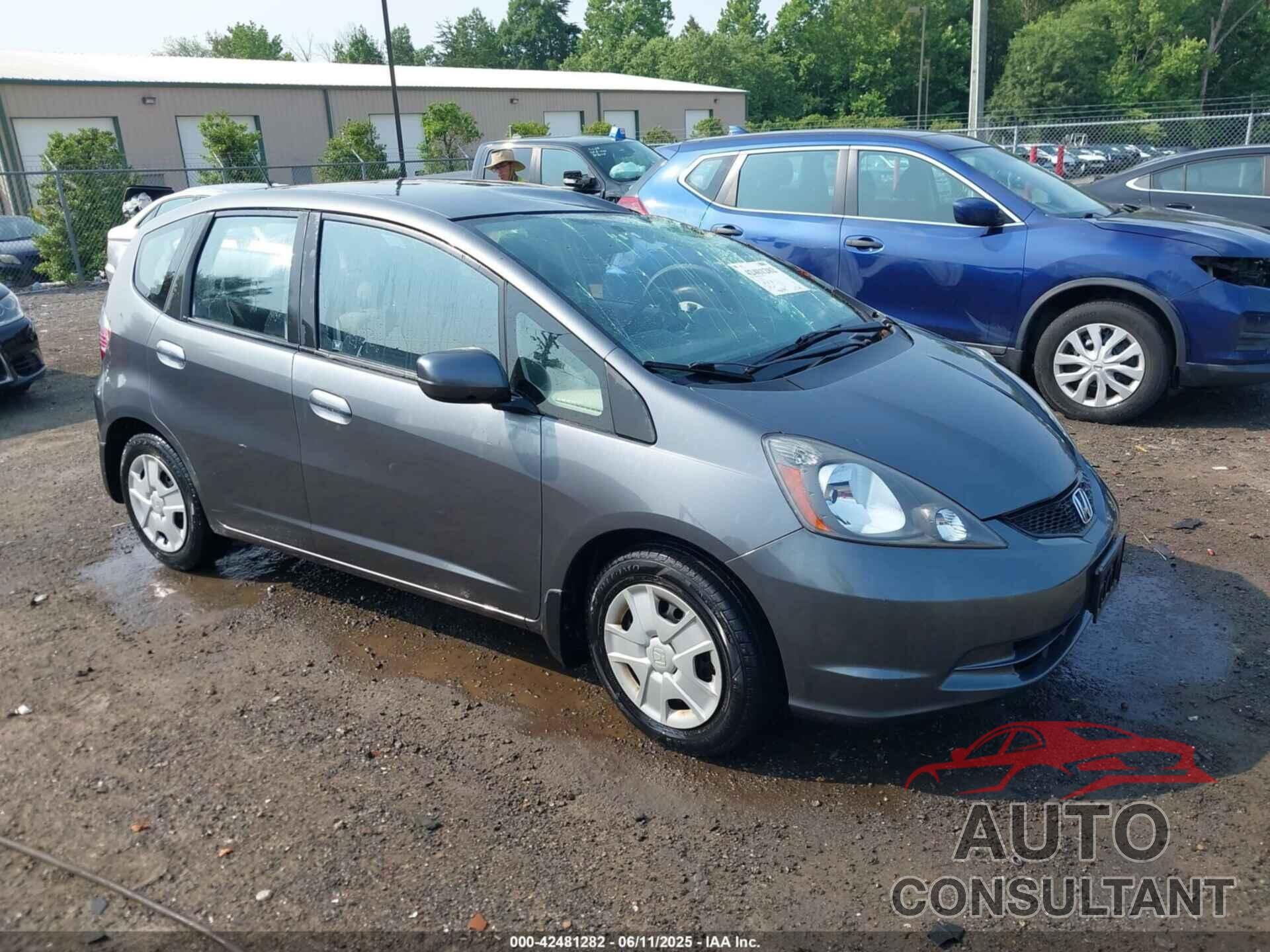 HONDA FIT 2013 - JHMGE8H36DC044567
