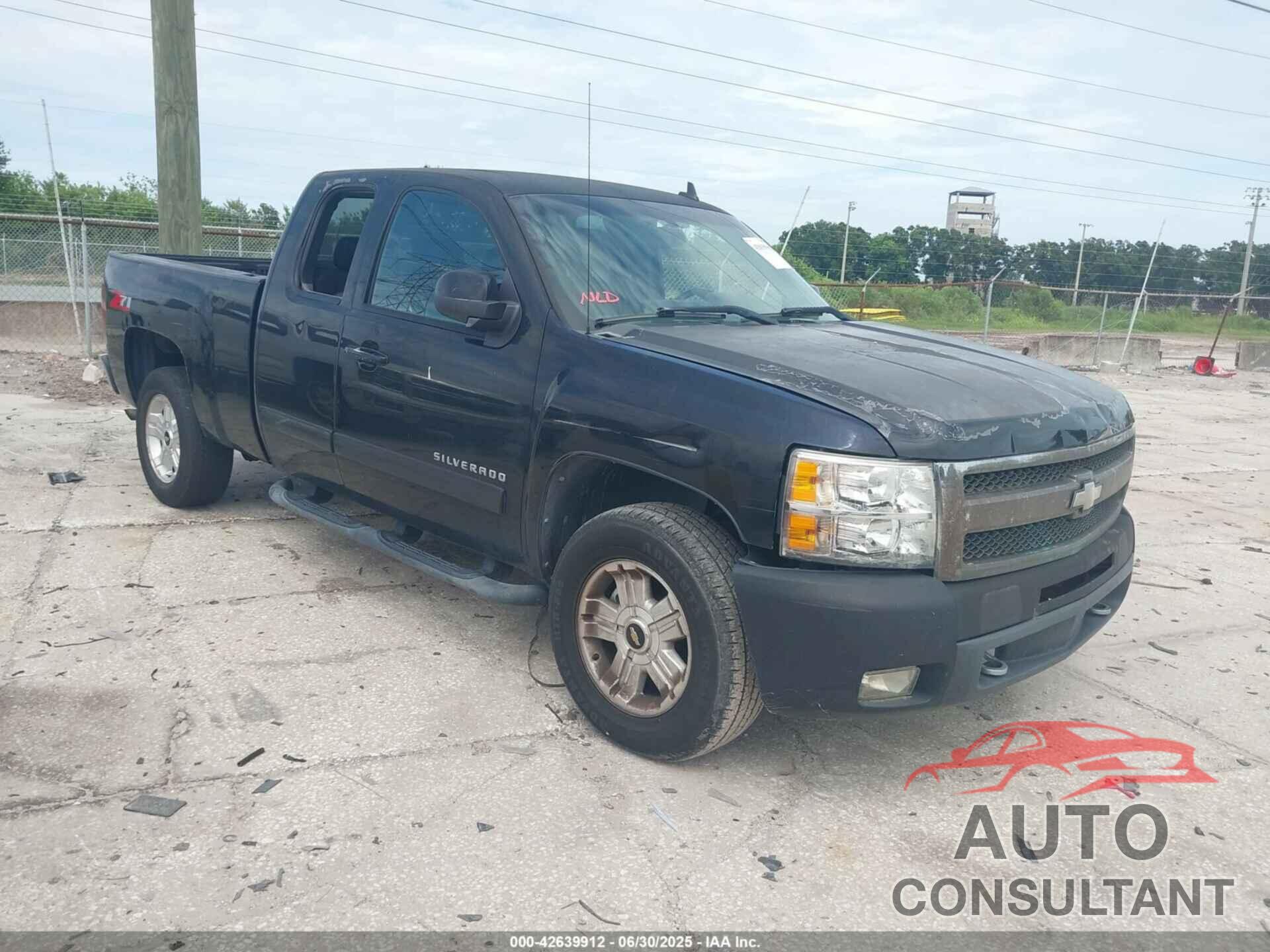 CHEVROLET SILVERADO 1500 2011 - 1GCRCSE08BZ159284