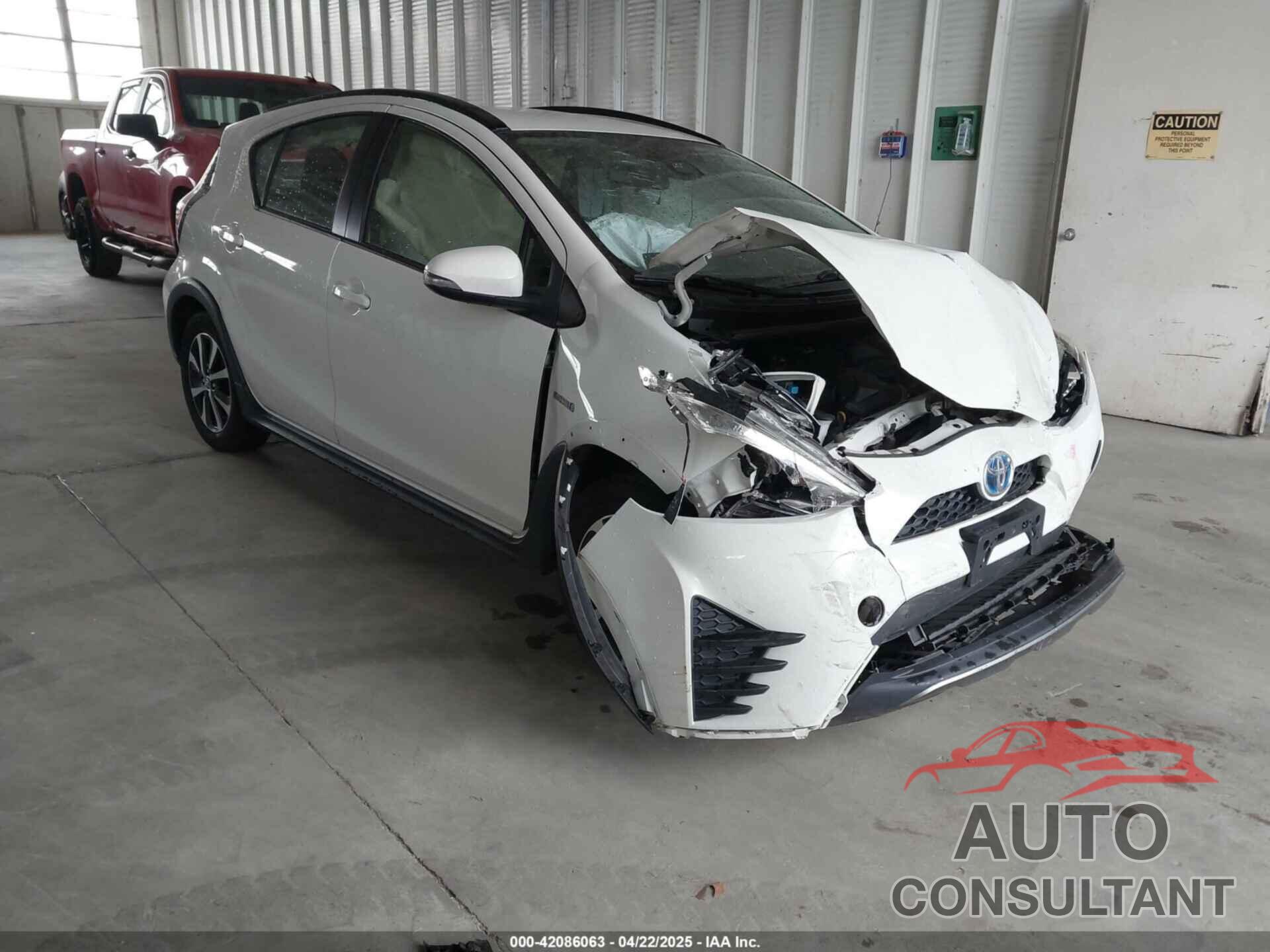TOYOTA PRIUS C 2018 - JTDKDTB31J1608112
