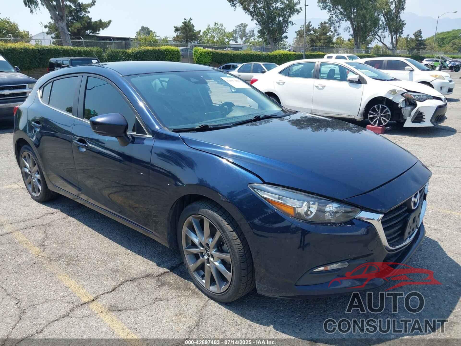 MAZDA MAZDA3 2018 - 3MZBN1L35JM211177