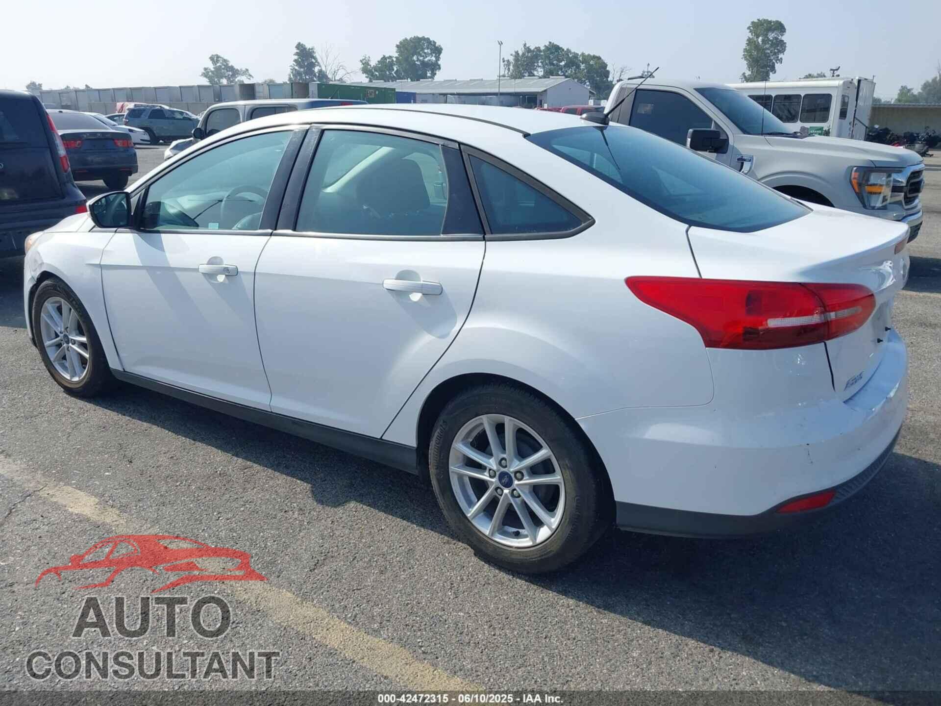 FORD FOCUS 2017 - 1FADP3F27HL206567