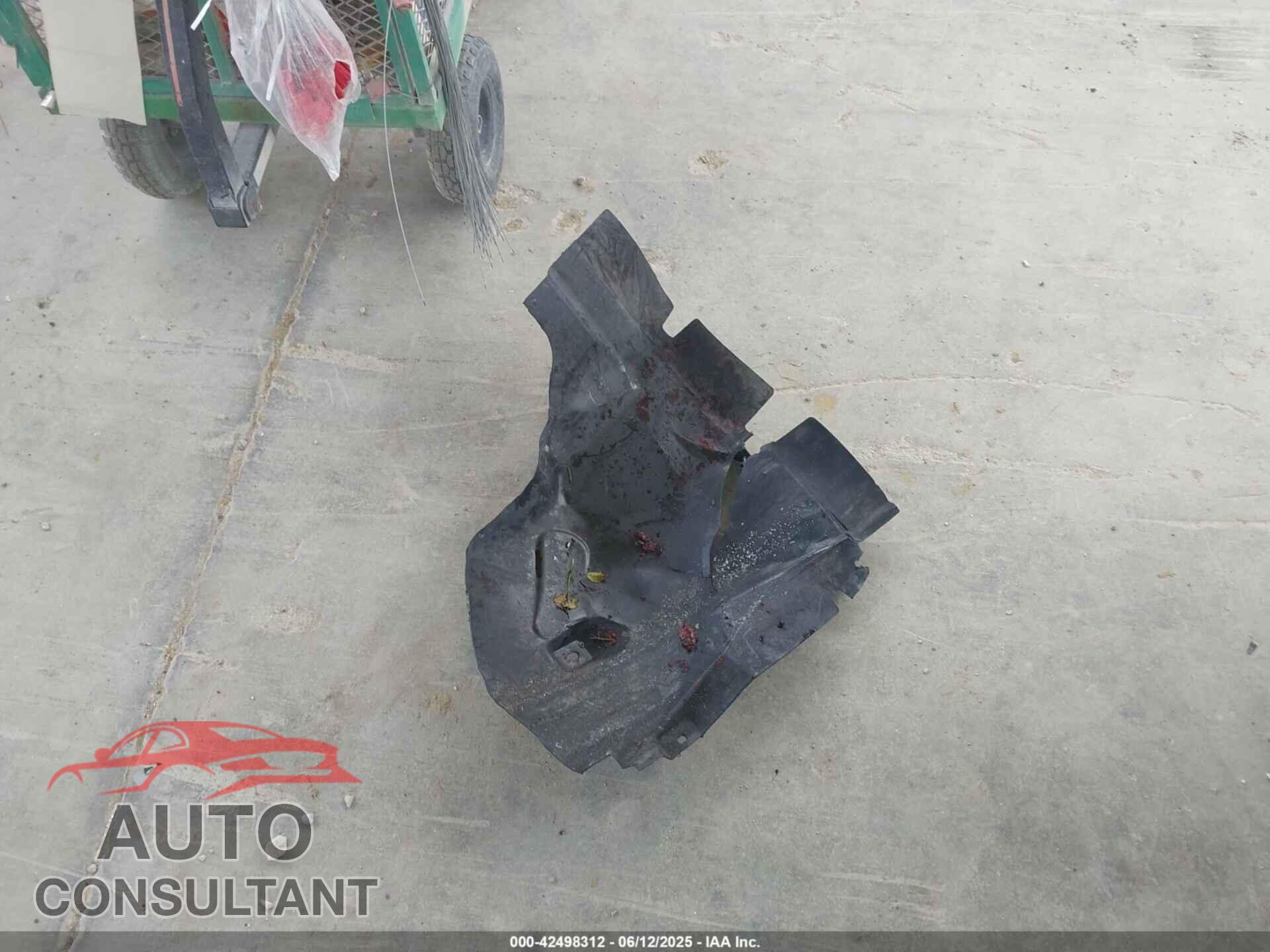 FORD FOCUS 2015 - 1FADP3E21FL372842