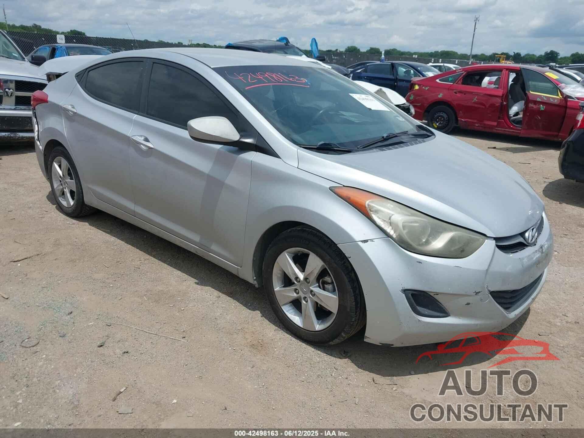 HYUNDAI ELANTRA 2013 - 5NPDH4AE1DH359300