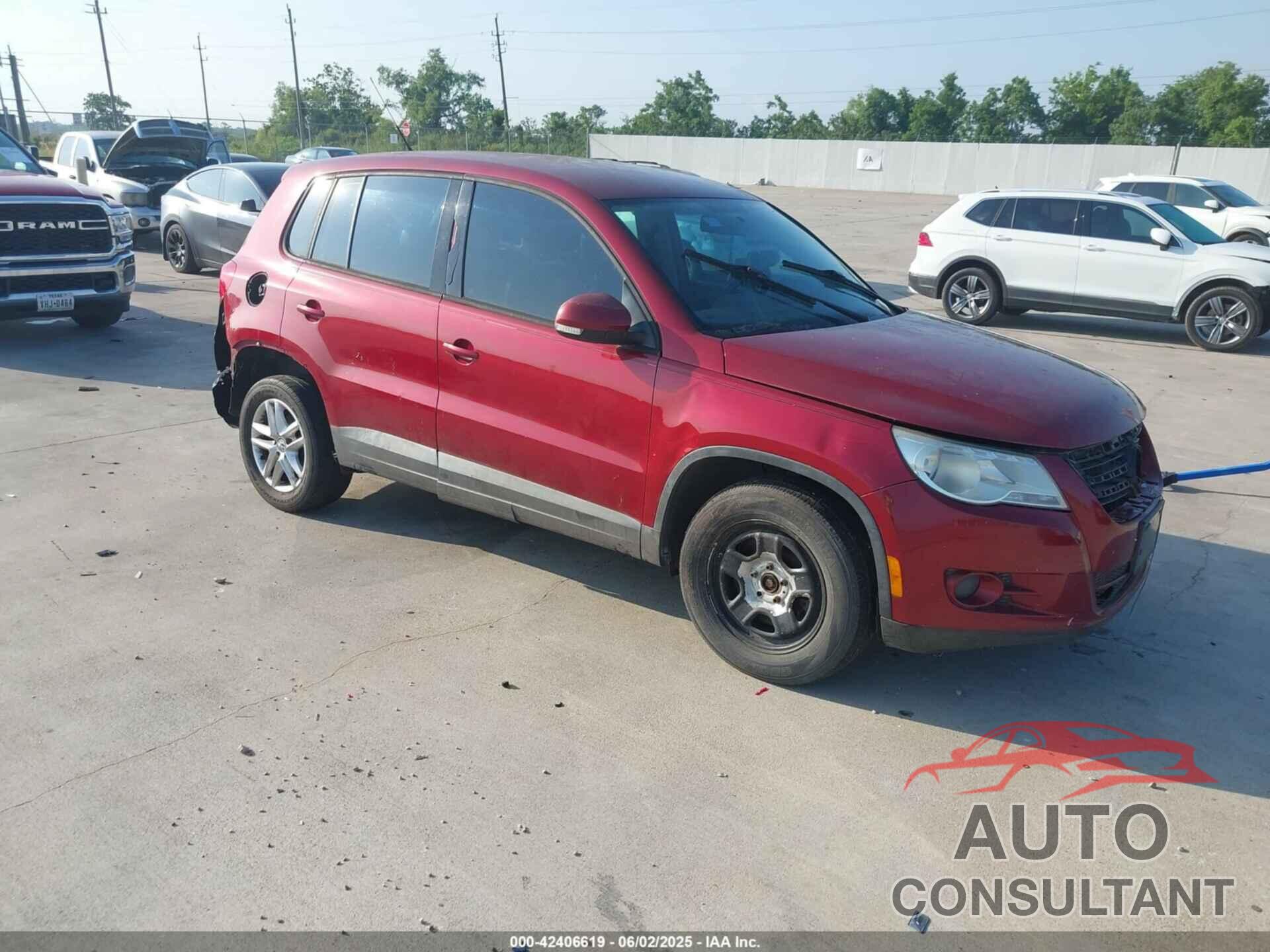VOLKSWAGEN TIGUAN 2011 - WVGAV7AX4BW001402