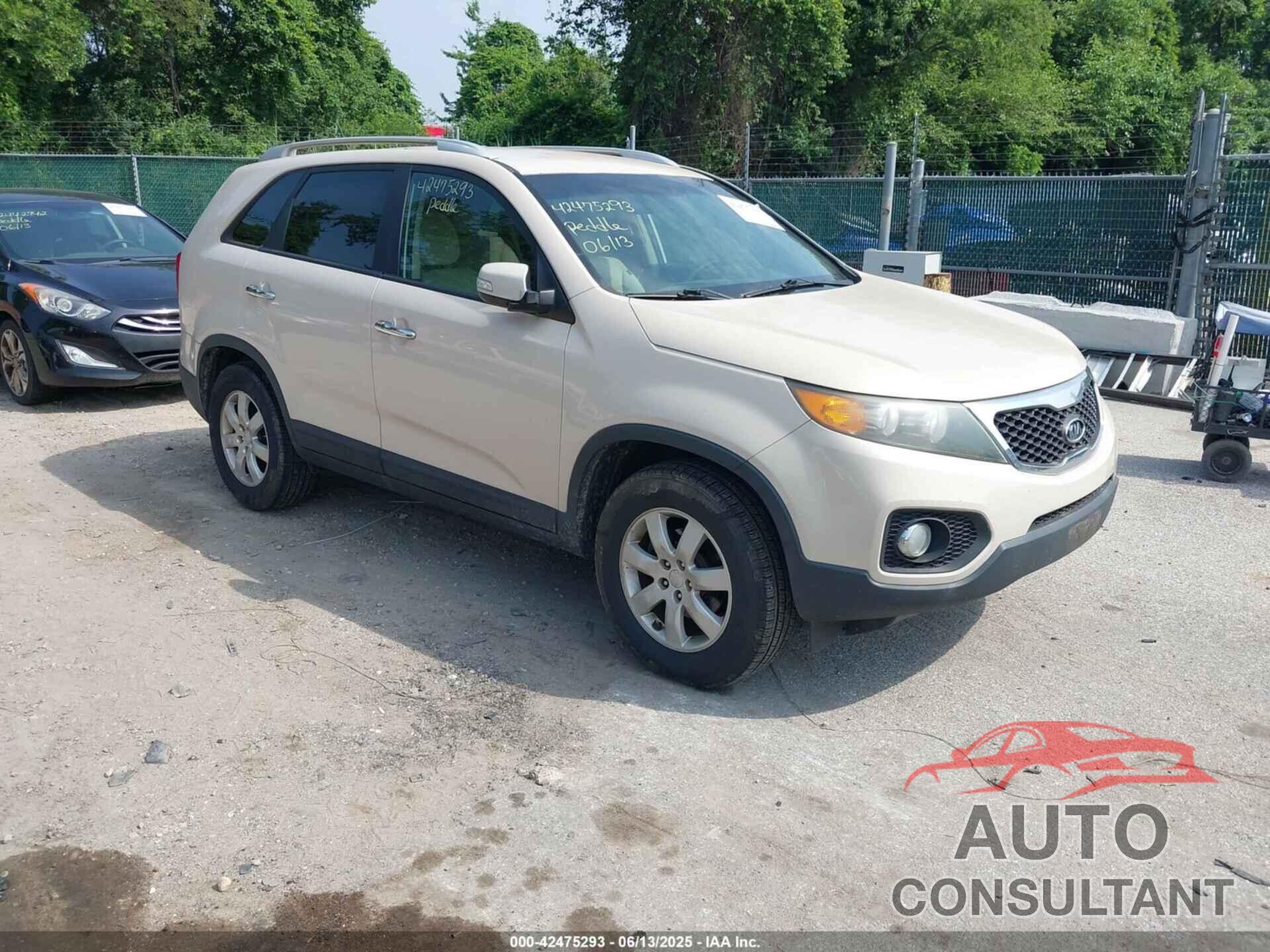 KIA SORENTO 2011 - 5XYKT3A10BG071883