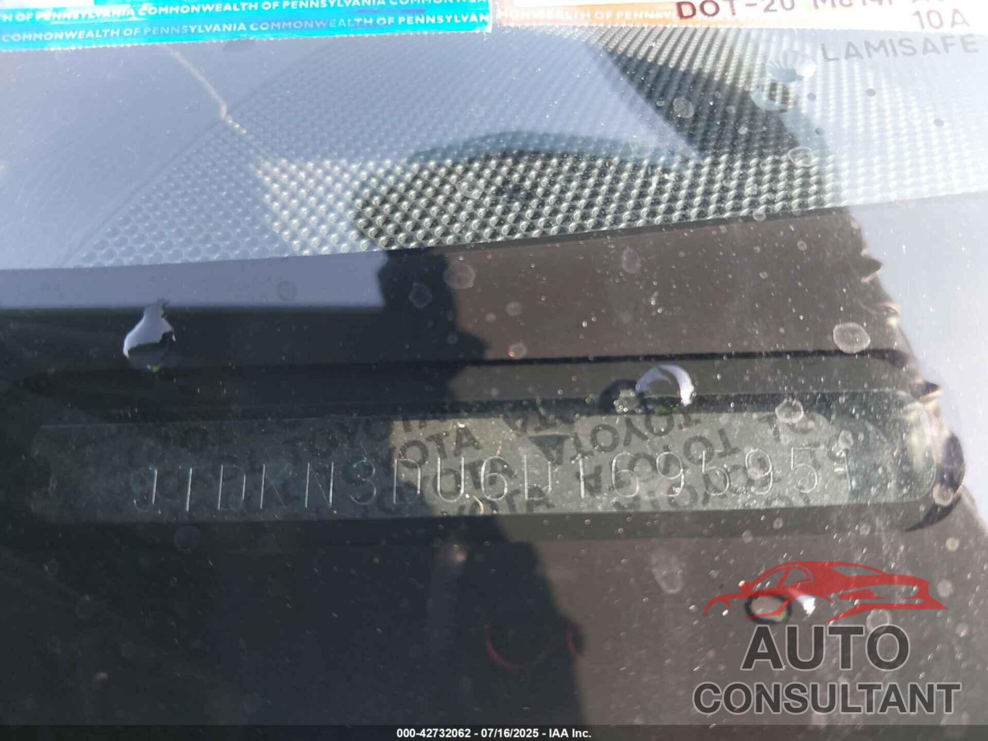 TOYOTA PRIUS 2013 - JTDKN3DU6D1695951