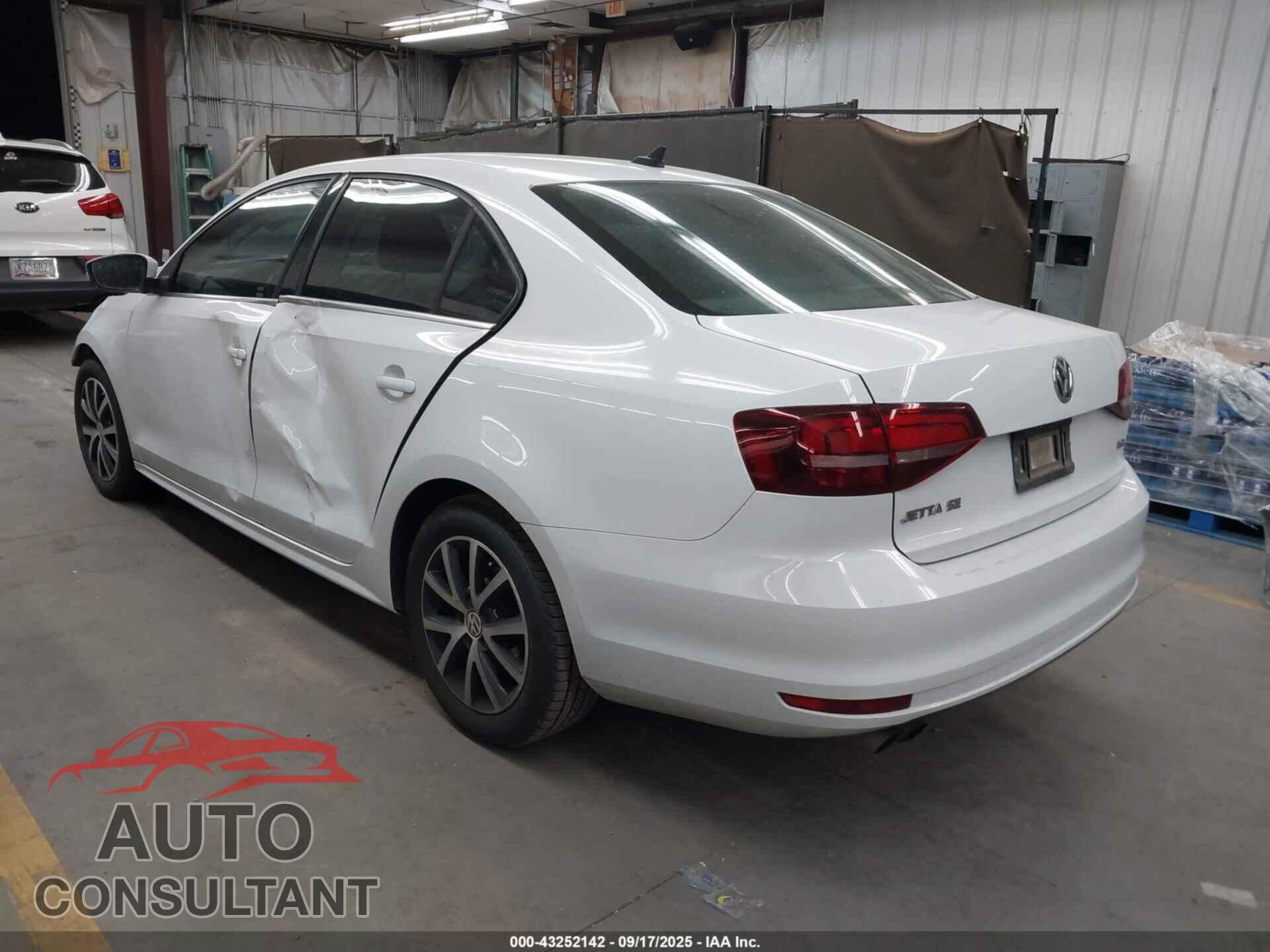 VOLKSWAGEN JETTA 2017 - 3VWDB7AJ7HM217868
