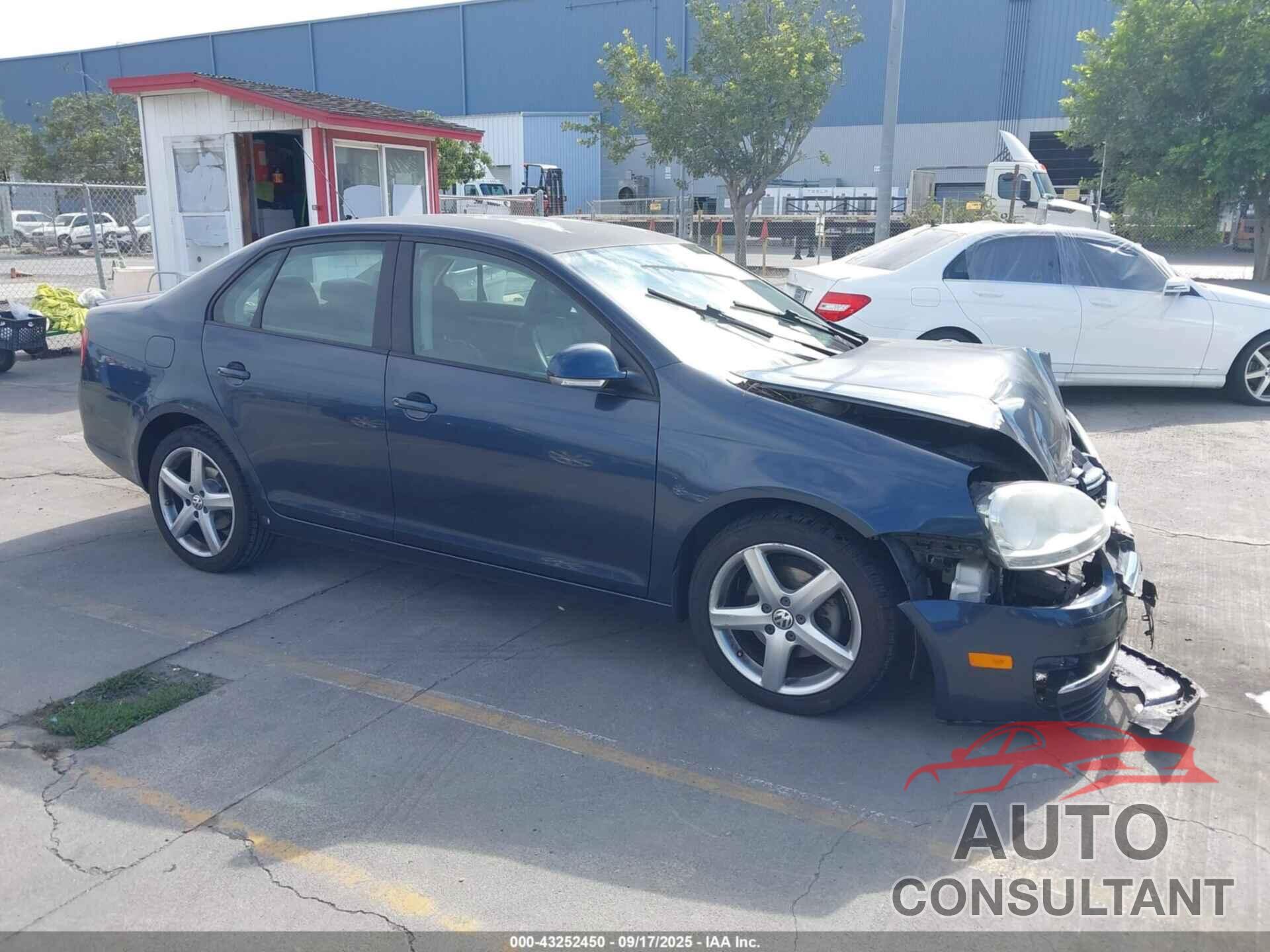 VOLKSWAGEN JETTA 2010 - 3VWAZ7AJ2AM107458