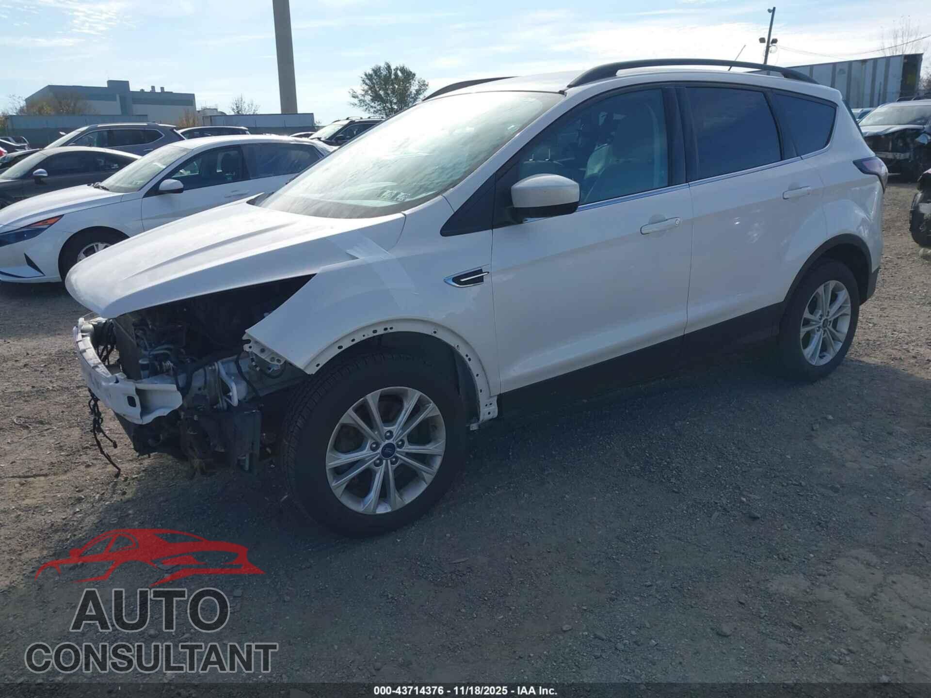 FORD ESCAPE 2017 - 1FMCU9GD3HUE00407