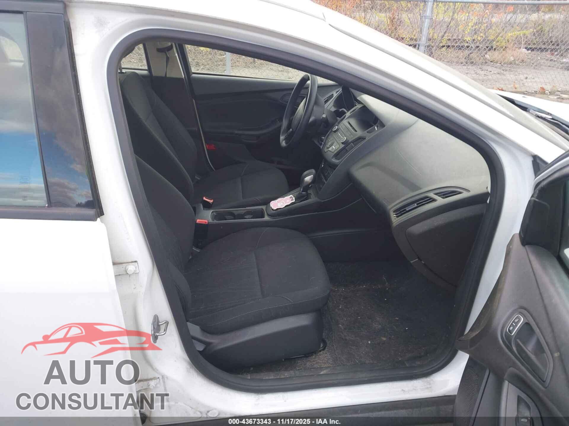FORD FOCUS 2015 - 1FADP3E2XFL362777