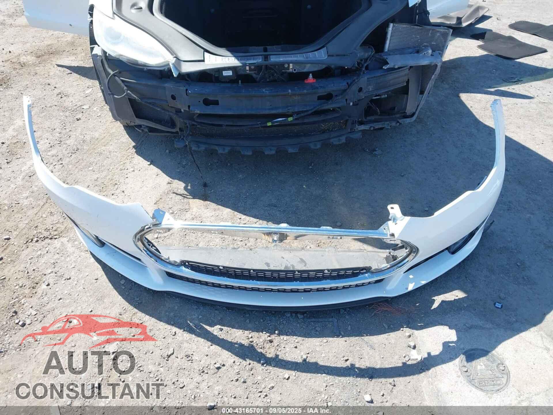 TESLA MODEL S 2013 - 5YJSA1DN8DFP16265