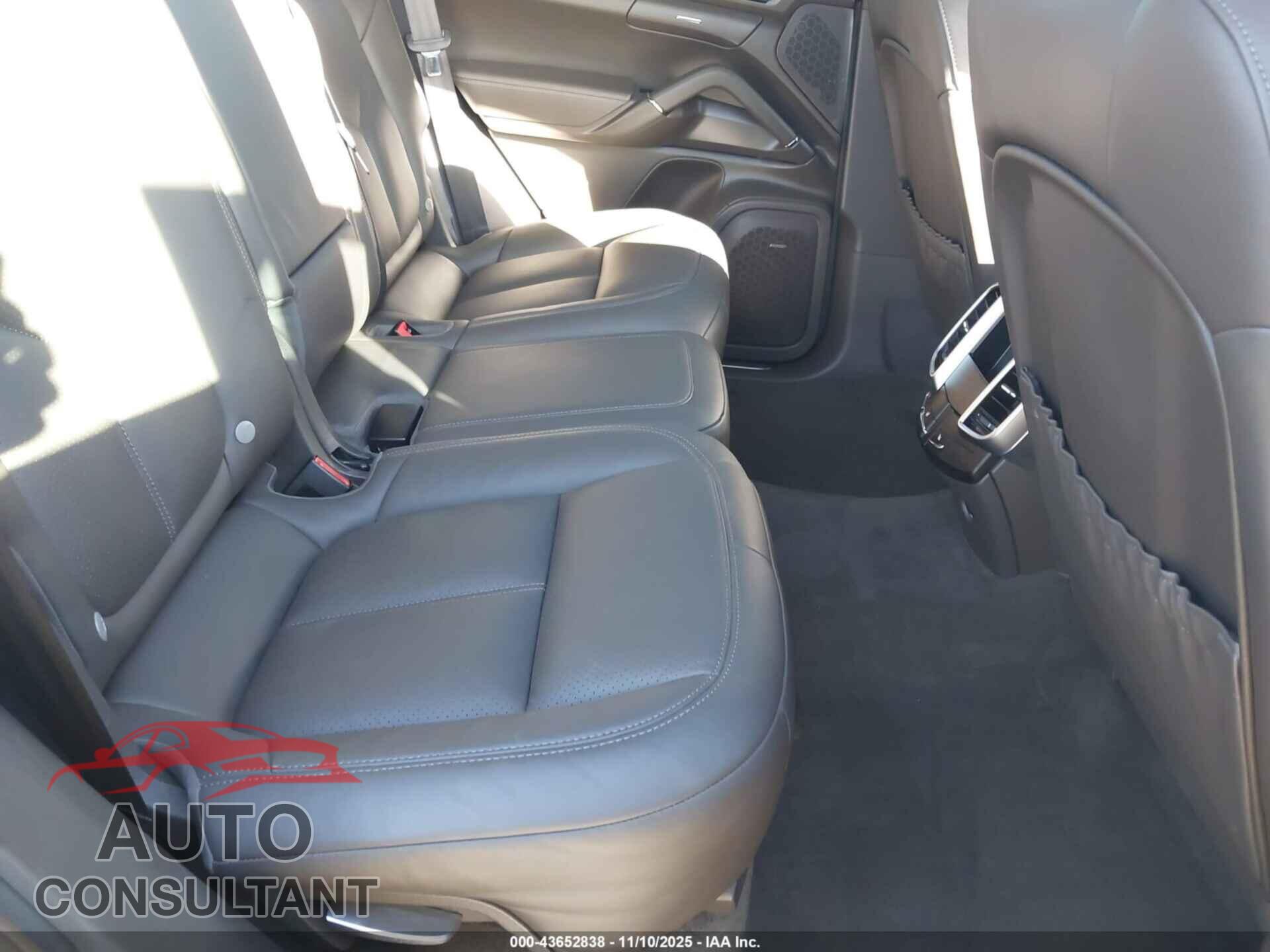 PORSCHE CAYENNE 2017 - WP1AB2A2XHLA50276