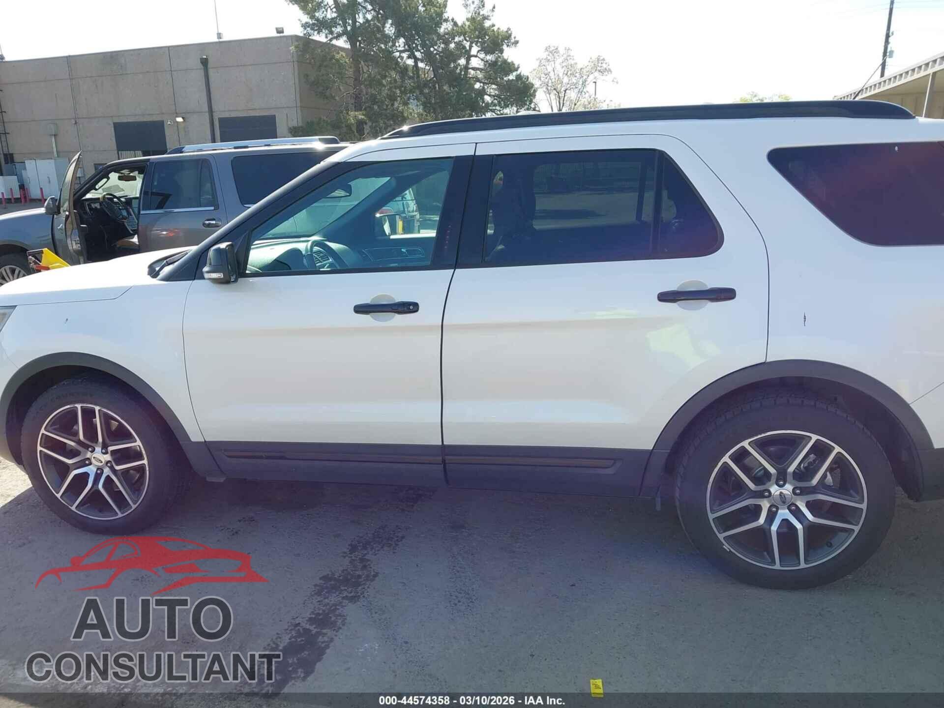 FORD EXPLORER 2018 - 1FM5K8GT5JGB80143