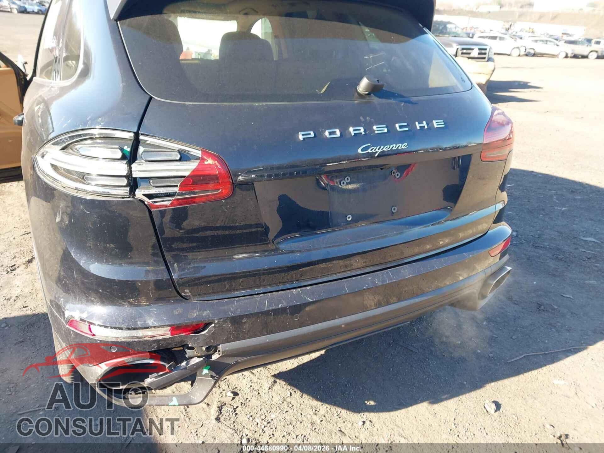 PORSCHE CAYENNE 2016 - WP1AA2A22GLA11487