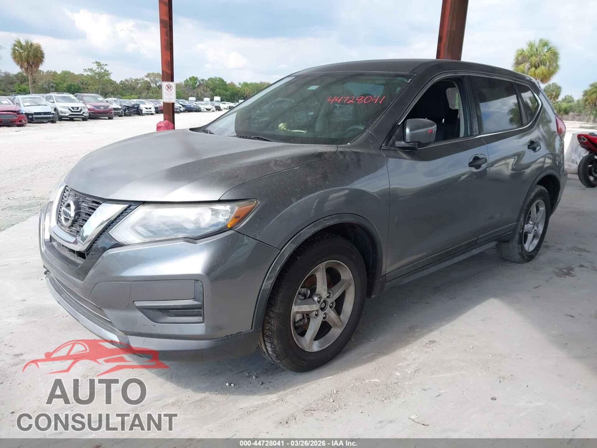 NISSAN ROGUE 2017 - KNMAT2MT3HP532597