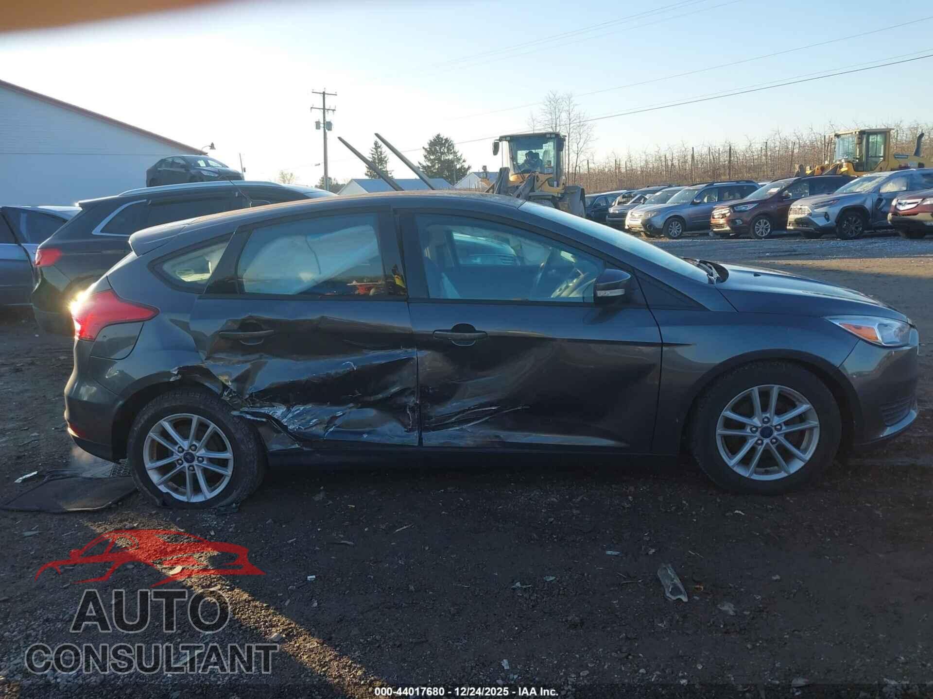 FORD FOCUS 2017 - 1FADP3K26HL251165