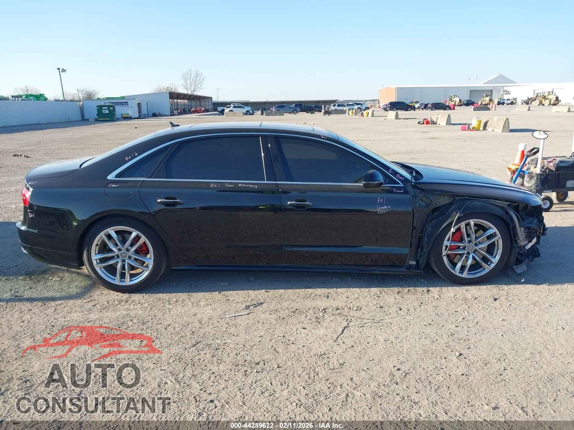 AUDI A8 L 2016 - WAU43AFD2GN014159