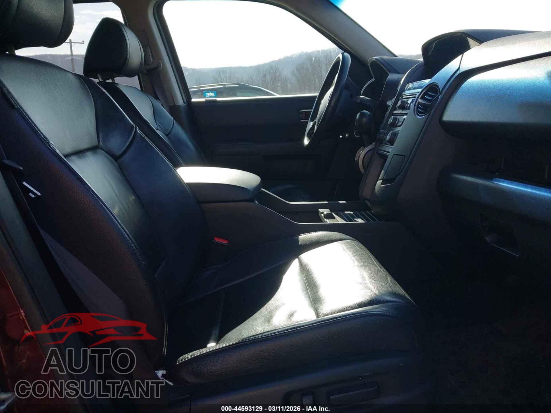 HONDA PILOT 2013 - 5FNYF4H52DB005748