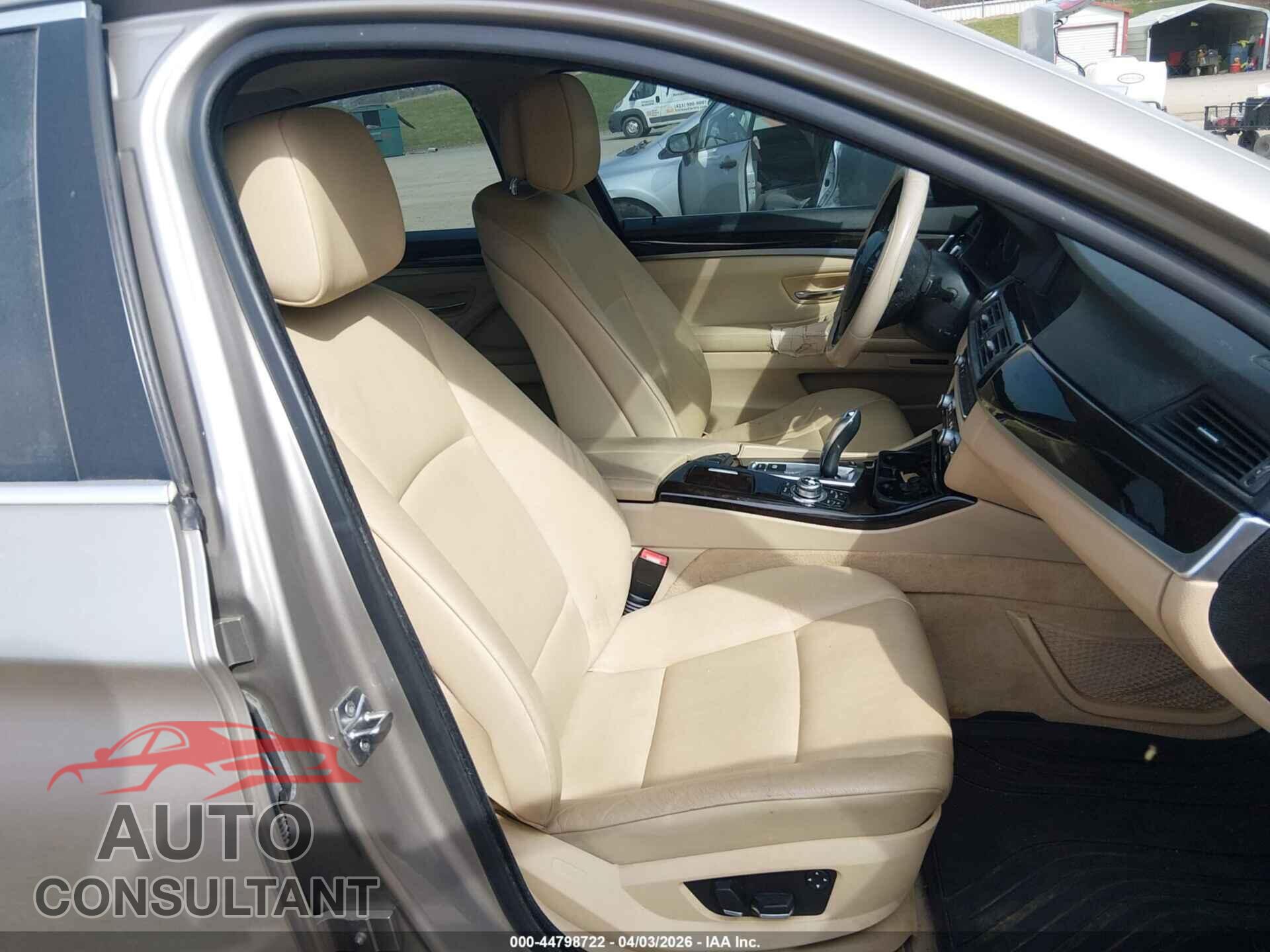 BMW 528I 2011 - WBAFR1C53BC737530