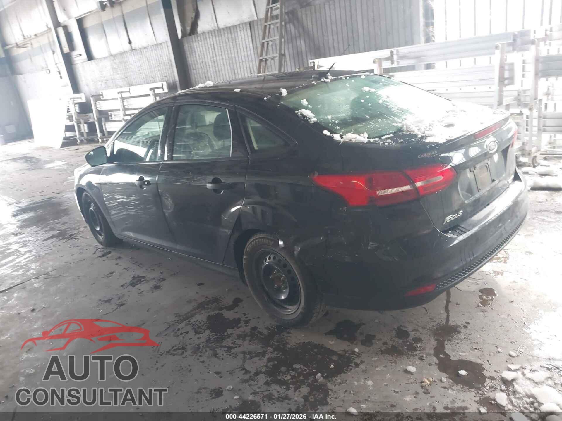 FORD FOCUS 2015 - 1FADP3E25FL299765