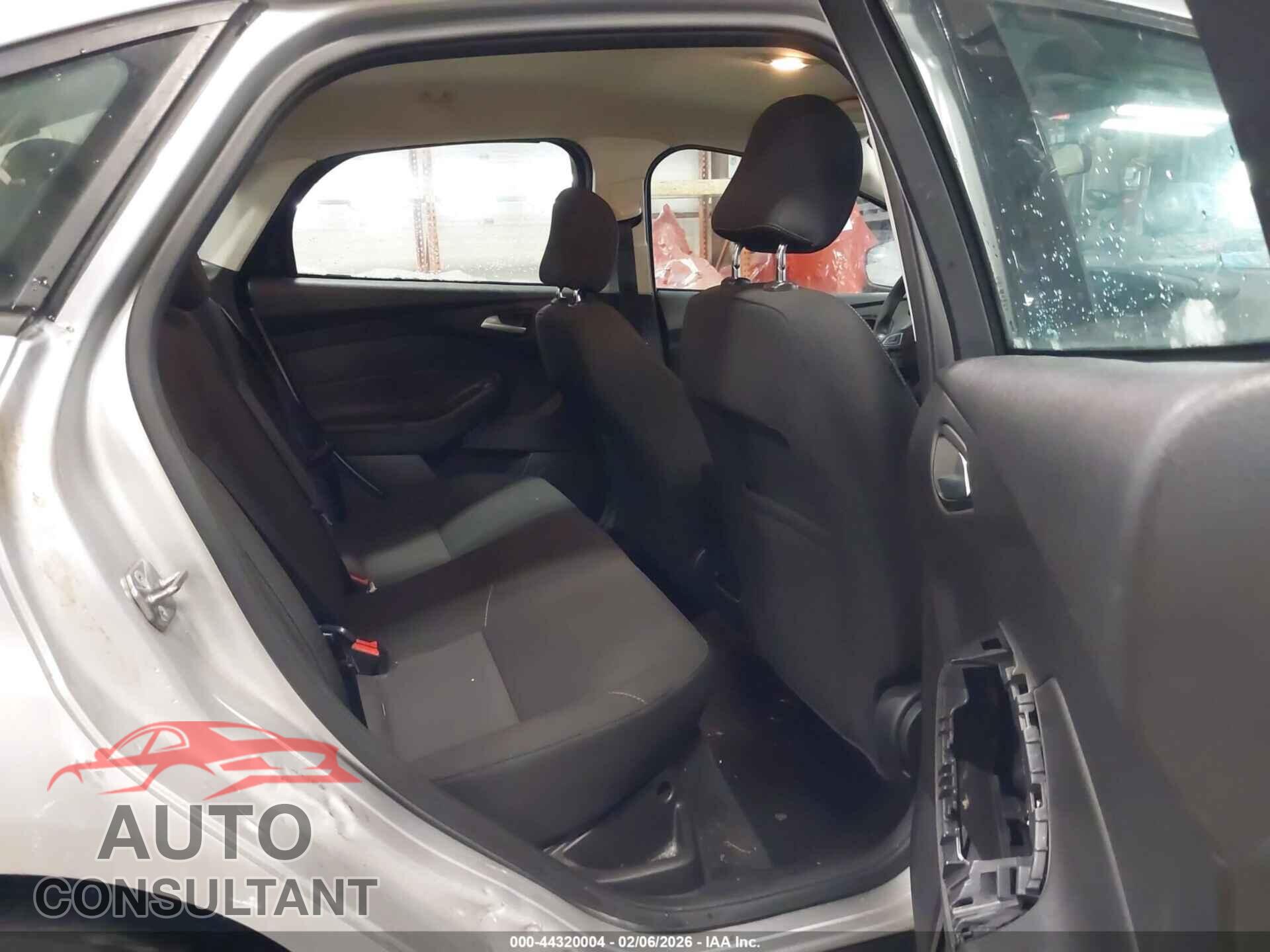 FORD FOCUS 2017 - 1FADP3F27HL288414
