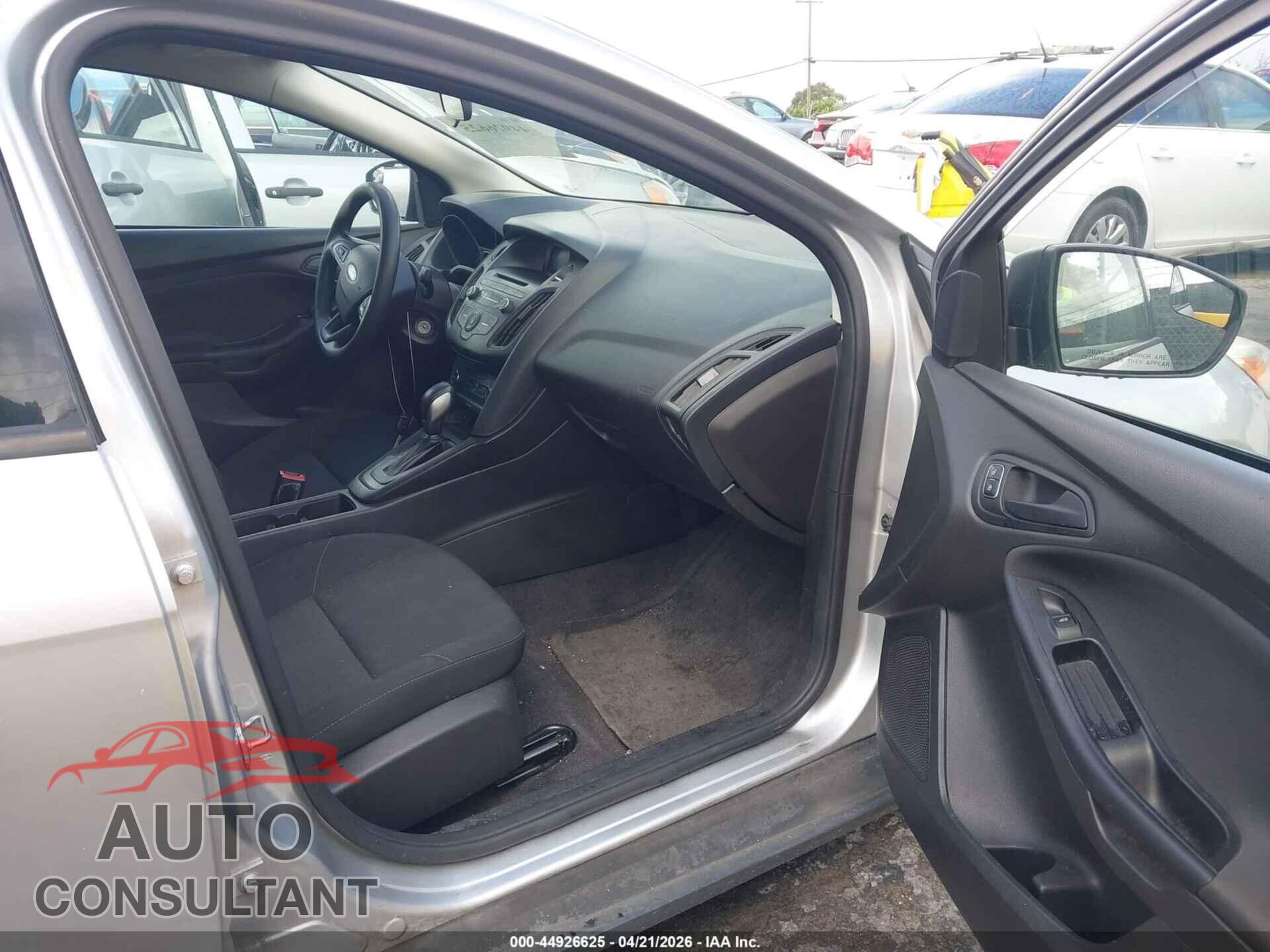 FORD FOCUS 2017 - 1FADP3E21HL314880