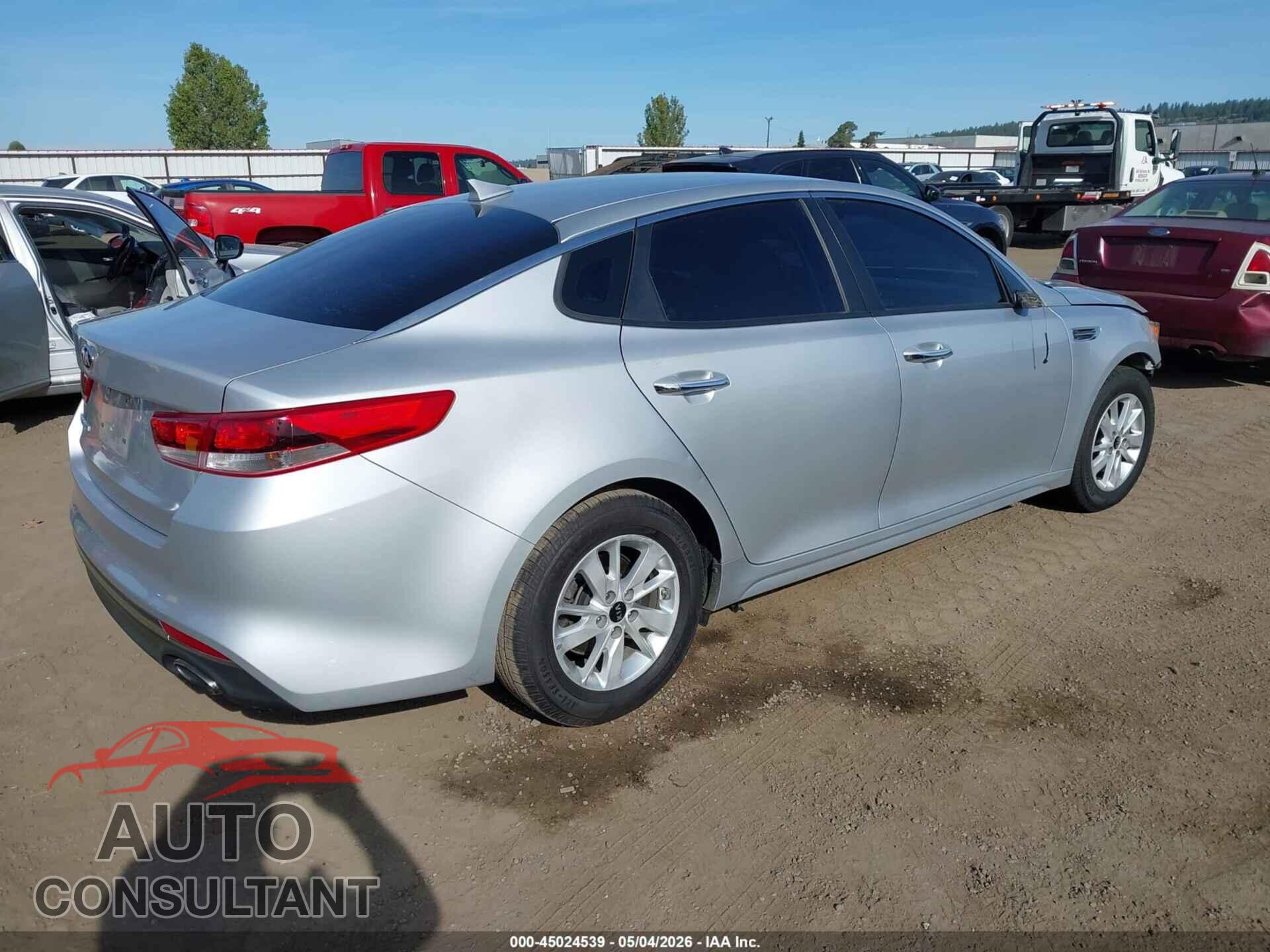 KIA OPTIMA 2017 - KNAGT4L37H5155871