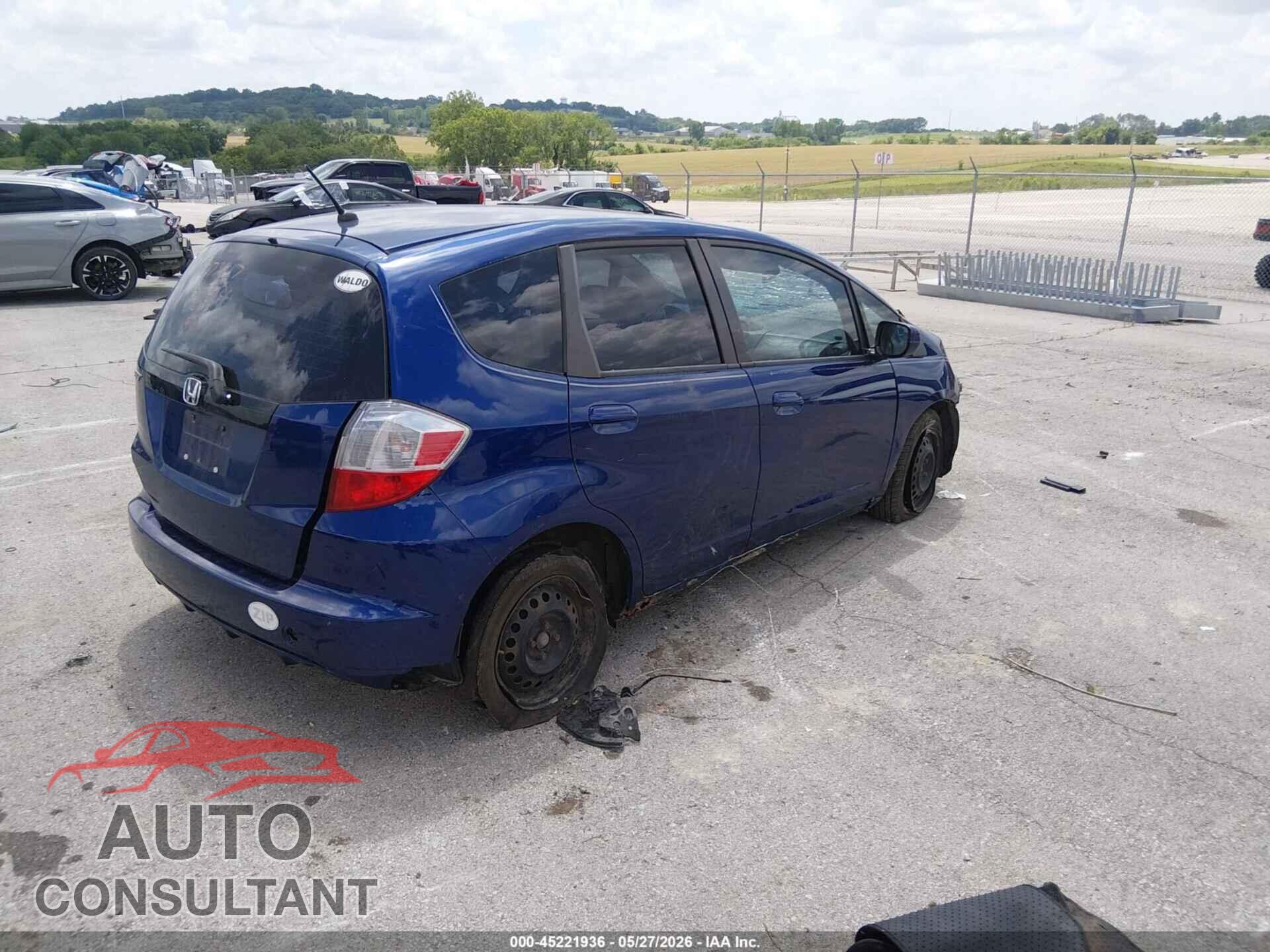 HONDA FIT 2013 - JHMGE8H33DC018699