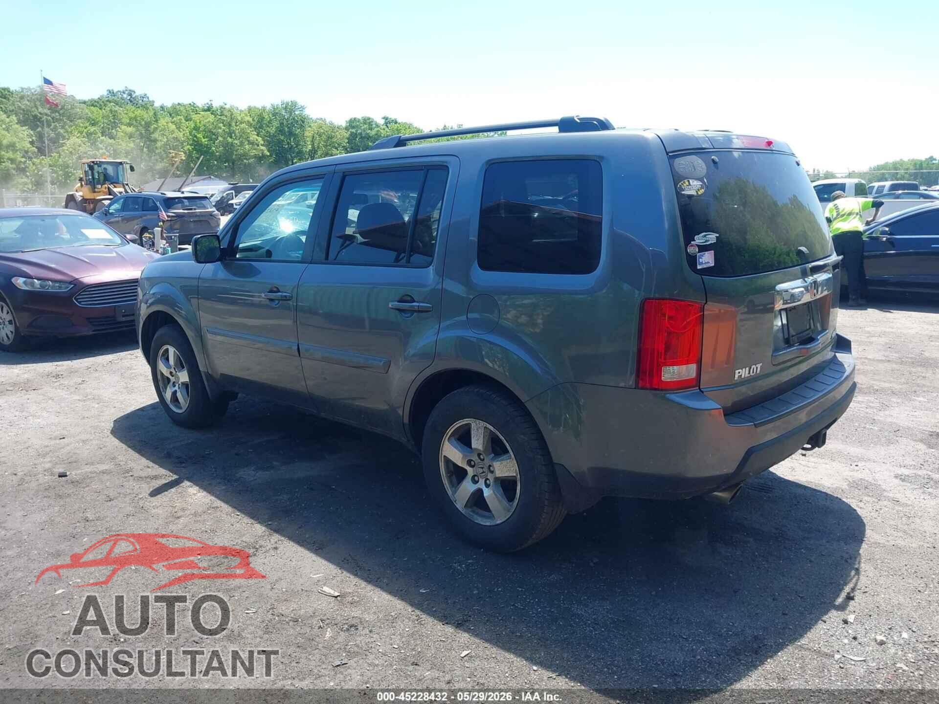 HONDA PILOT 2011 - 5FNYF4H50BB036378