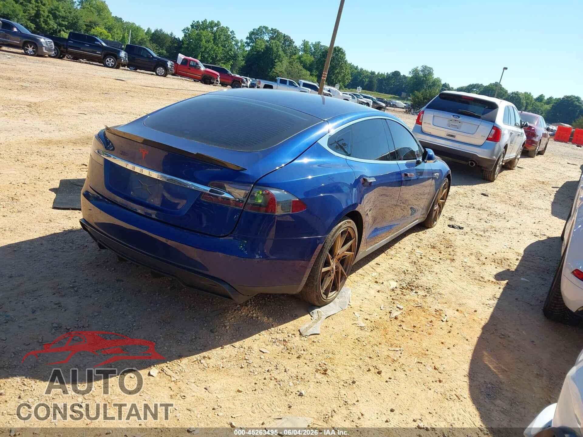 TESLA MODEL S 2015 - 5YJSA1E21FF103704