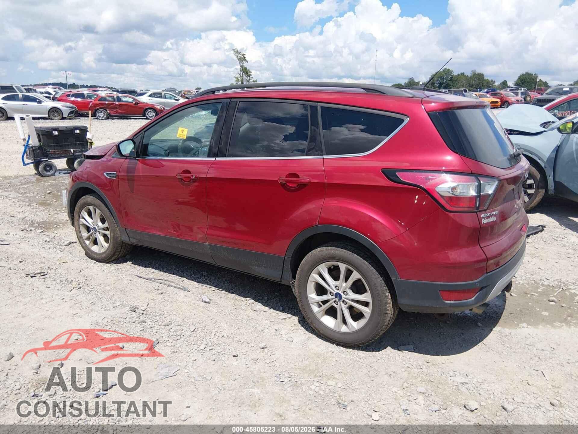 FORD ESCAPE 2017 - 1FMCU9G92HUE32941