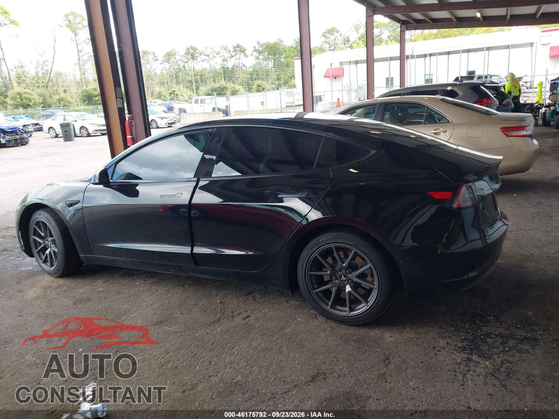 TESLA MODEL 3 2021 - 5YJ3E1EA5MF045609