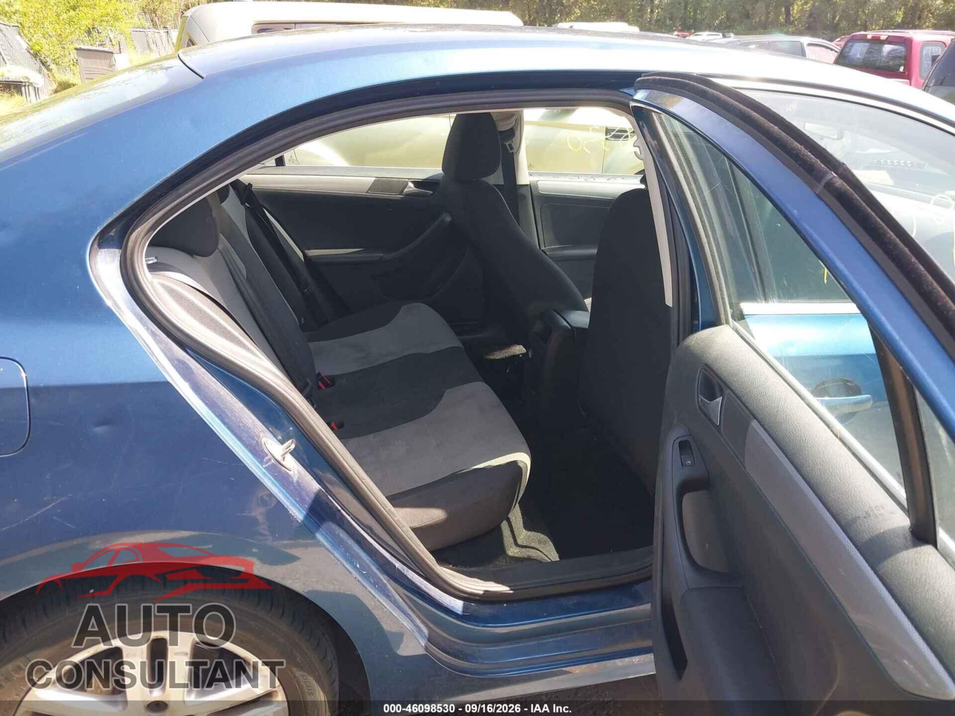 VOLKSWAGEN JETTA 2017 - 3VW2B7AJ4HM346111