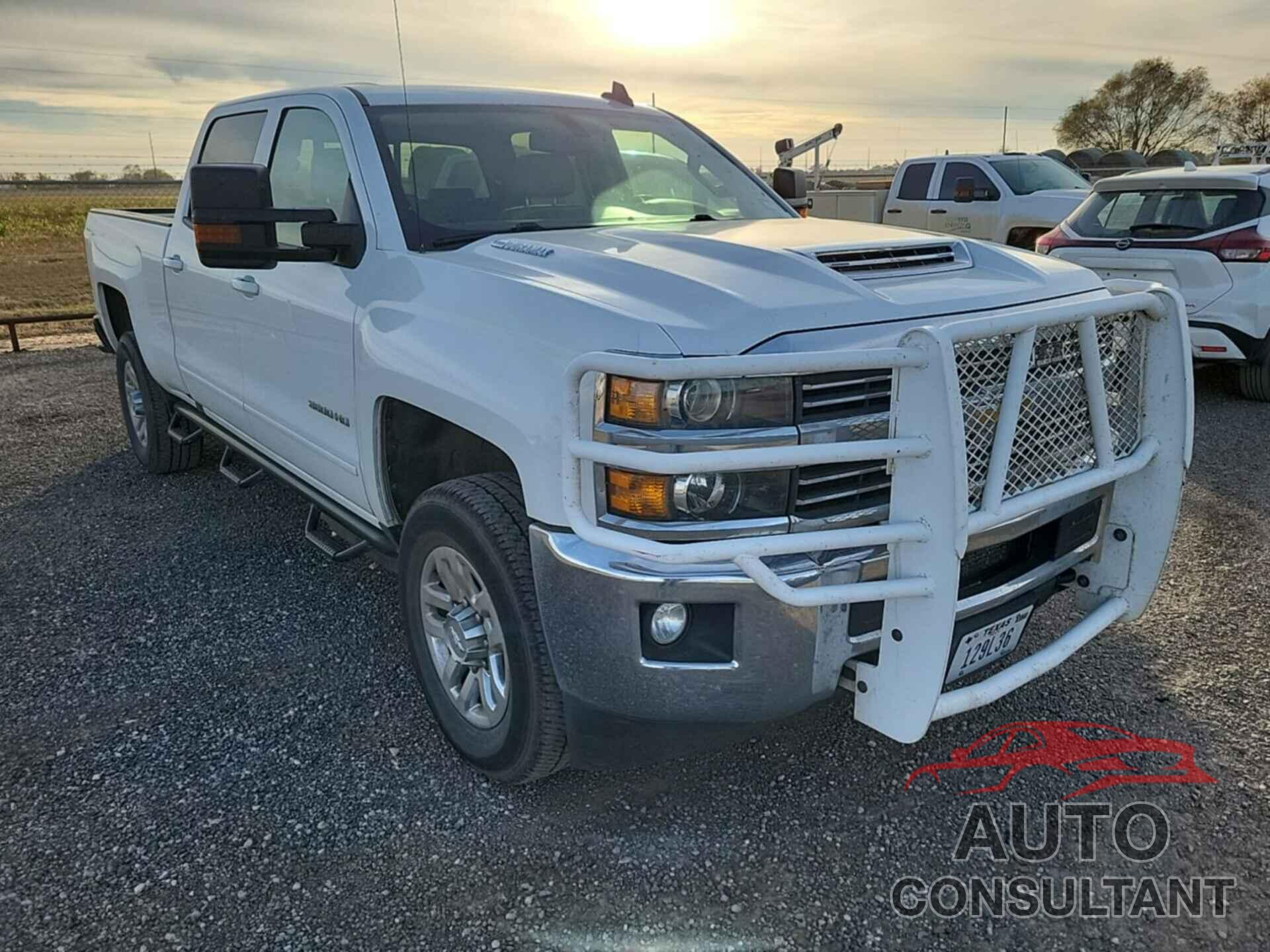CHEVROLET SILVERADO 3500HD 2018 - 1GC4CZCY6JF152815