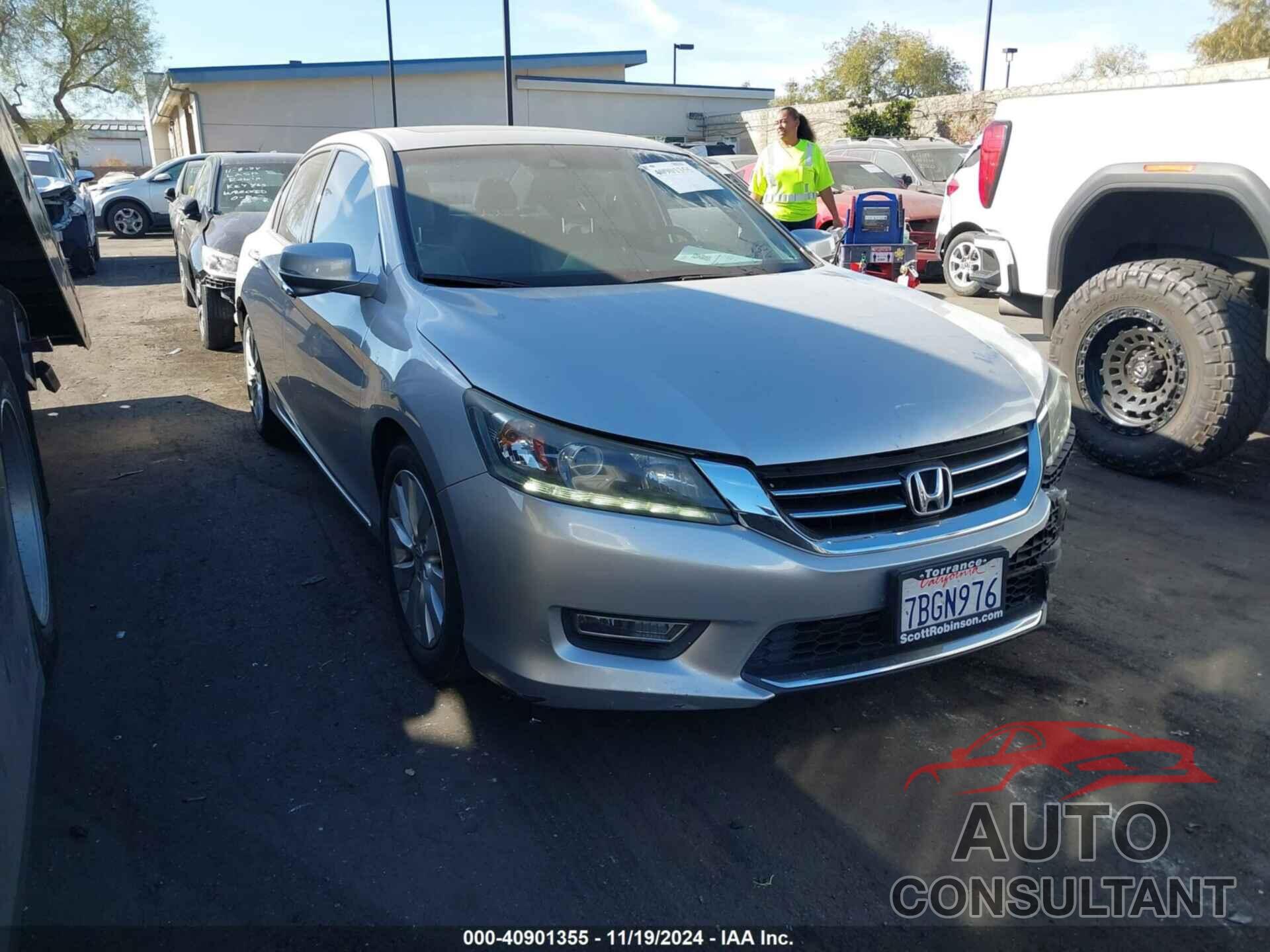 HONDA ACCORD 2013 - 1HGCR3F87DA037615
